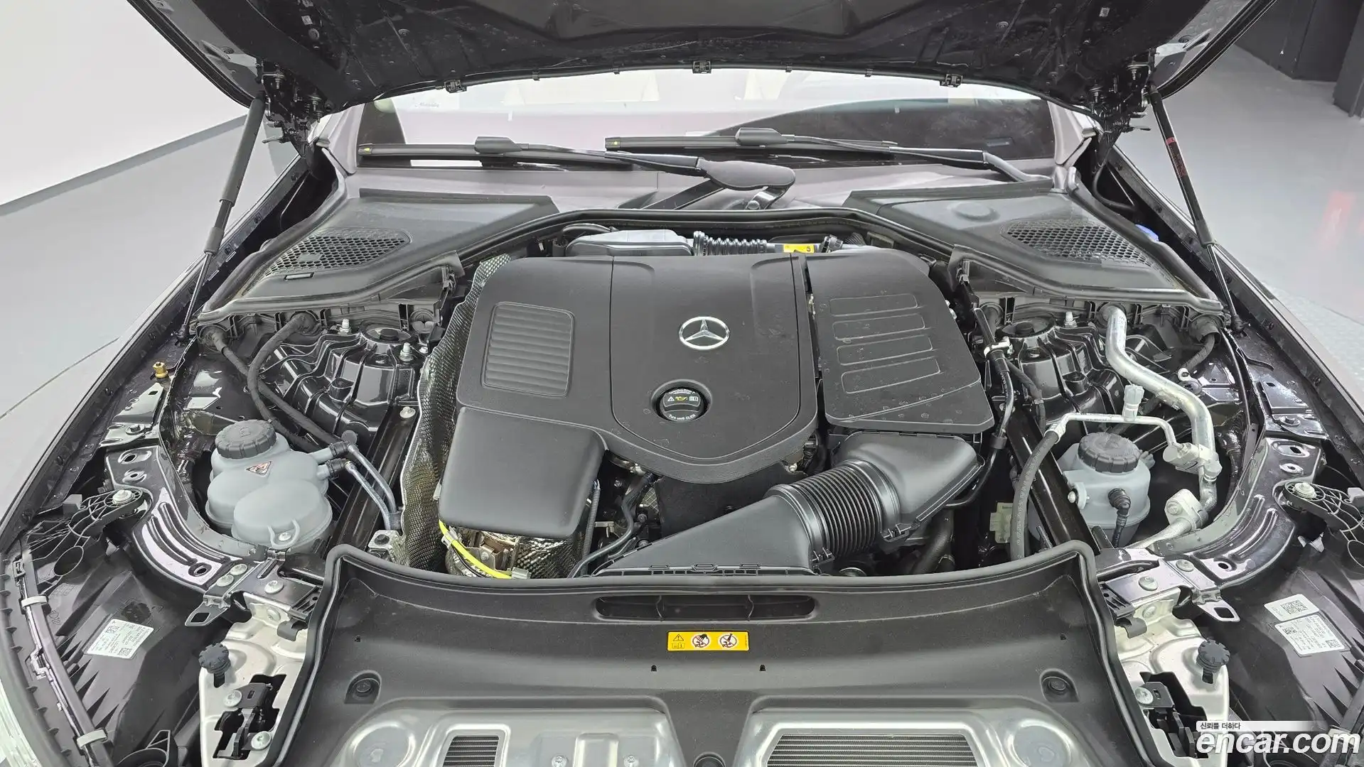 E-Class Mercedes-Benz 2025.2-OUTER-006