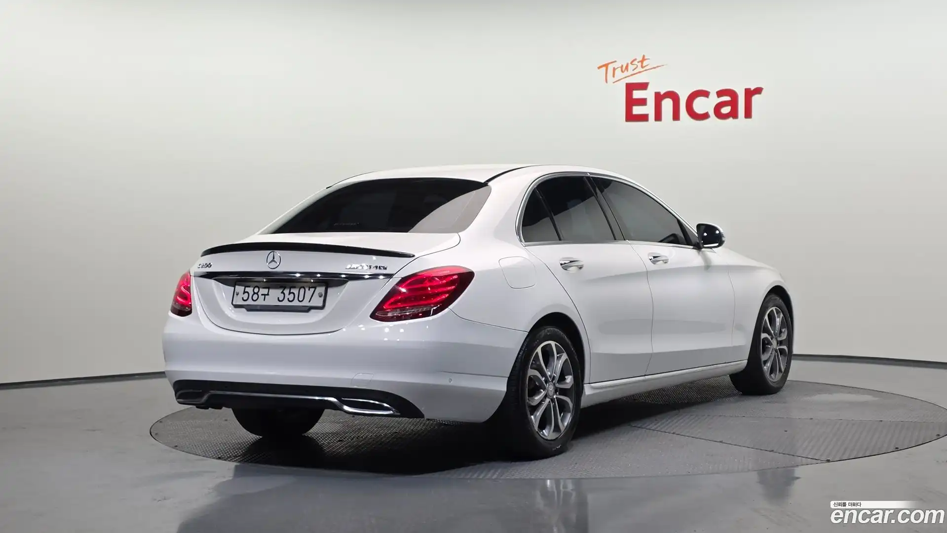 C-Class Mercedes-Benz 2017.0-OUTER-002