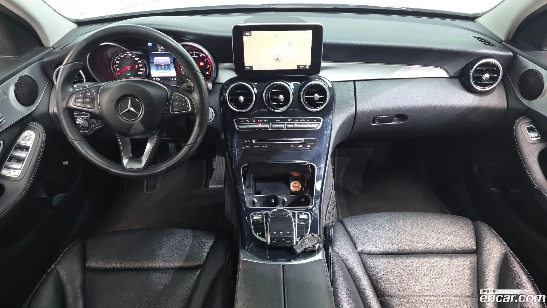 C-Class Mercedes-Benz 2017.0-INNER-007