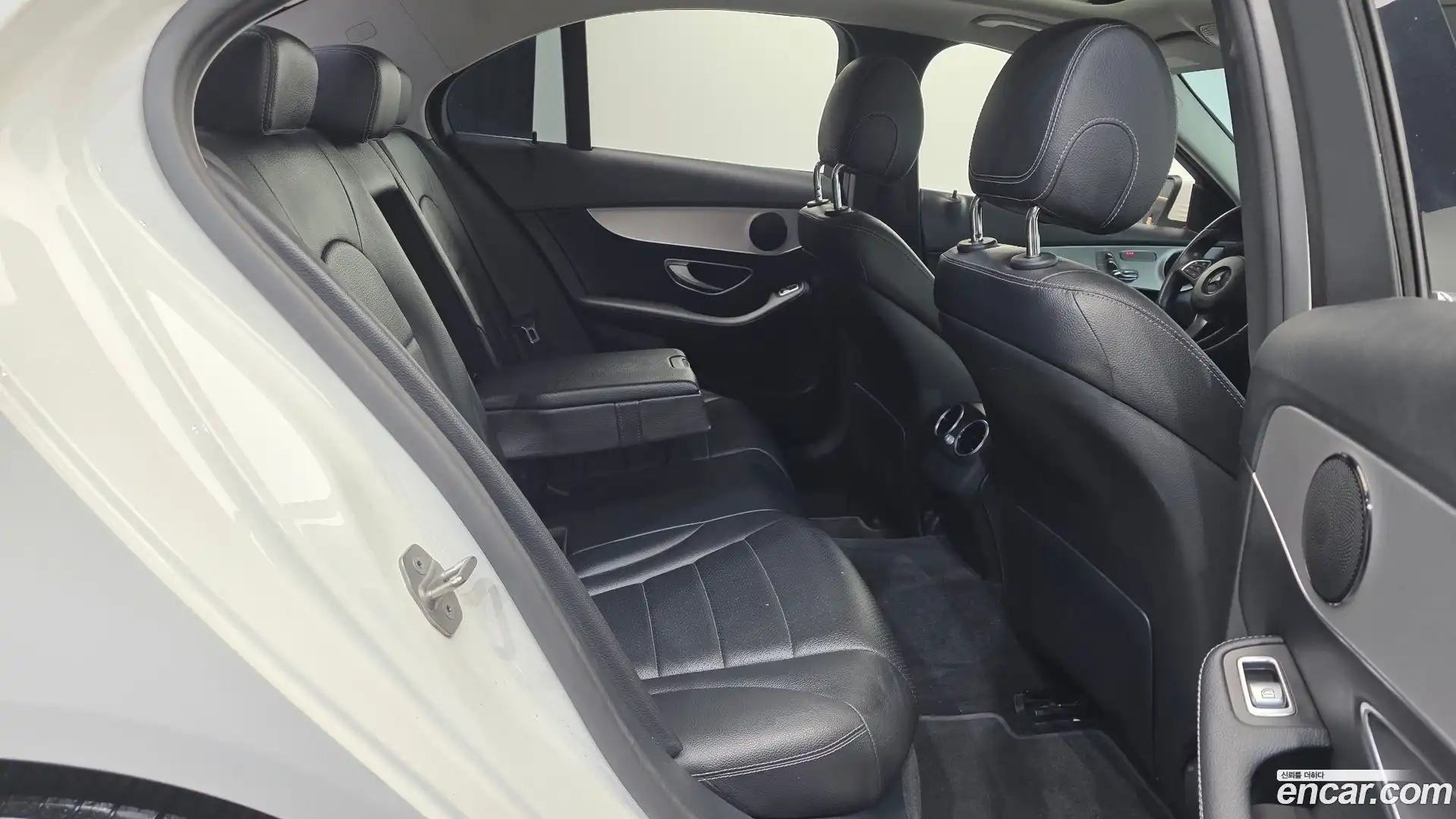 C-Class Mercedes-Benz 2017.0-OPTION-016