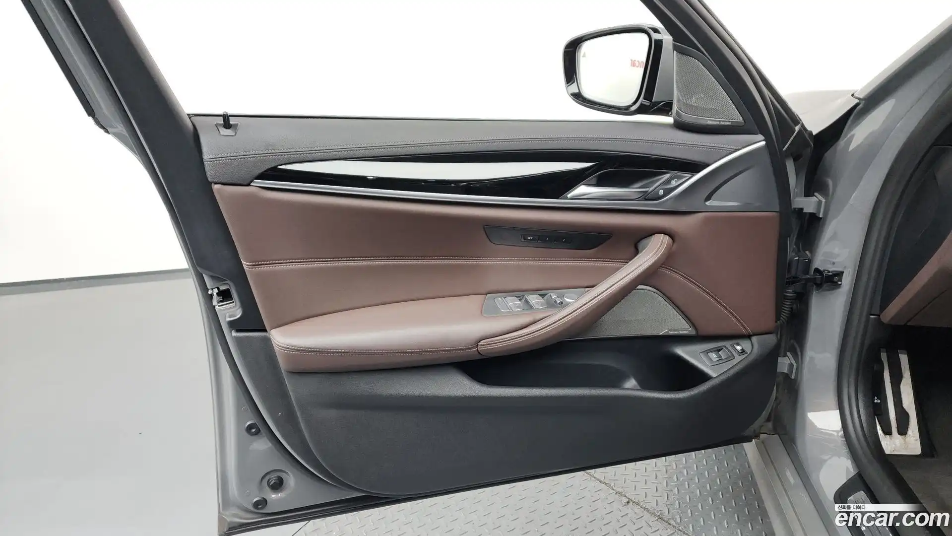 5-Series BMW 2022.1-INNER-034