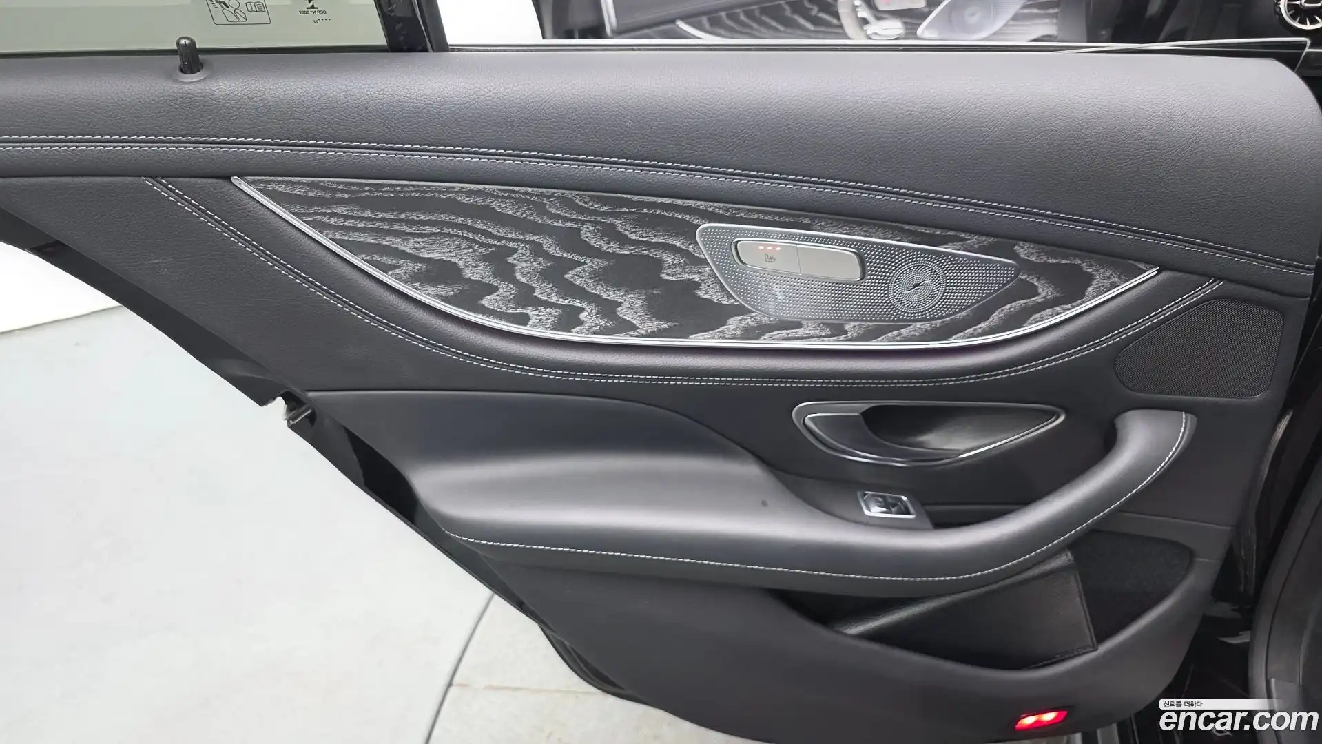 CLS-Class Mercedes-Benz 2022.6-INNER-035