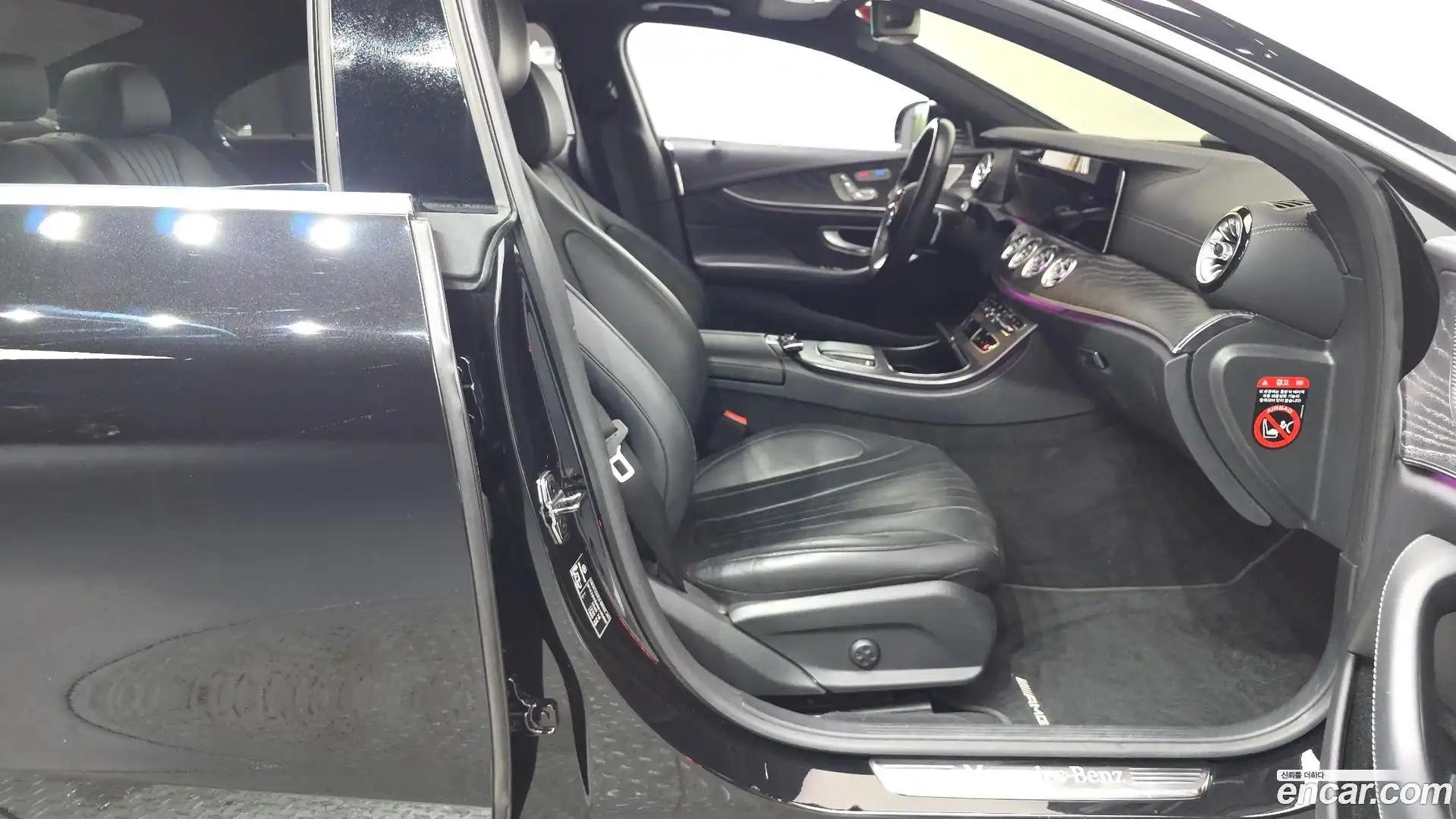 CLS-Class Mercedes-Benz 2022.6-INNER-036
