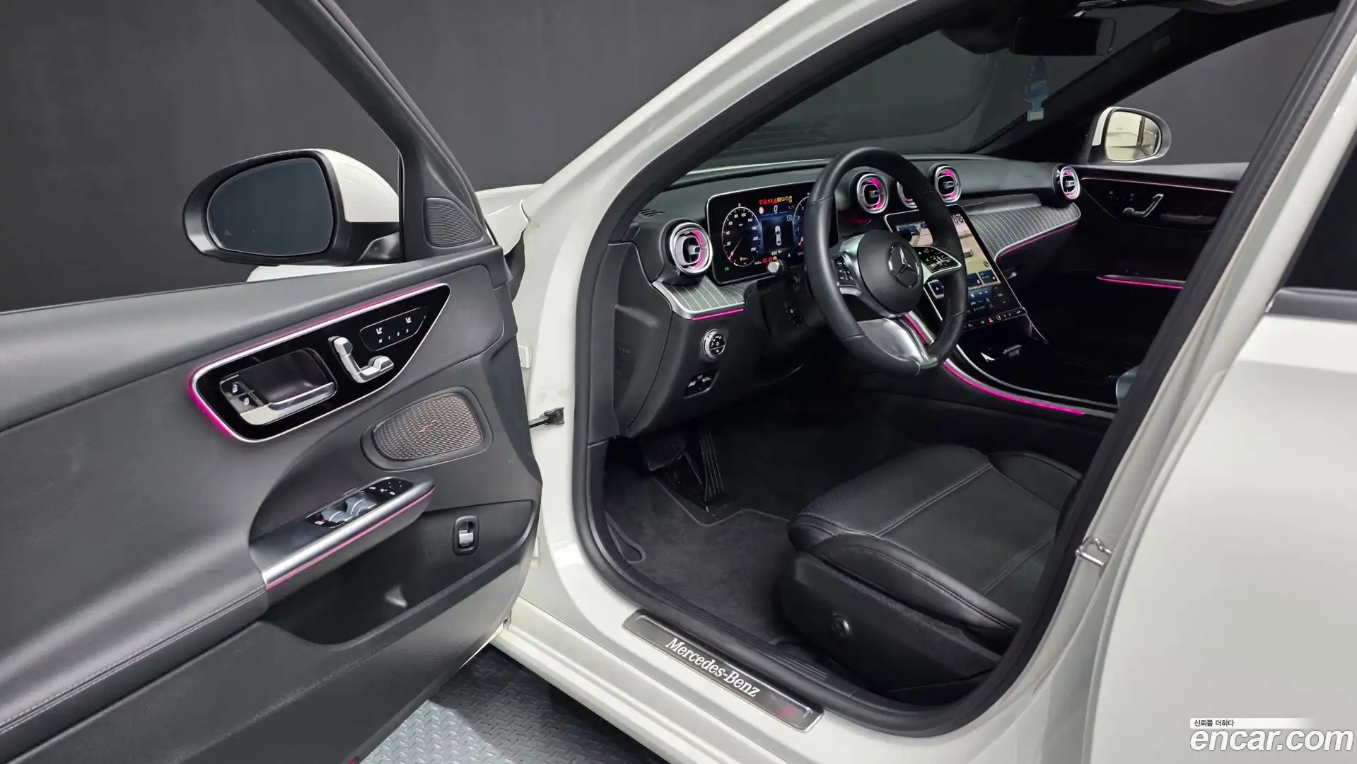 C-Class Mercedes-Benz 2022.3-INNER-010