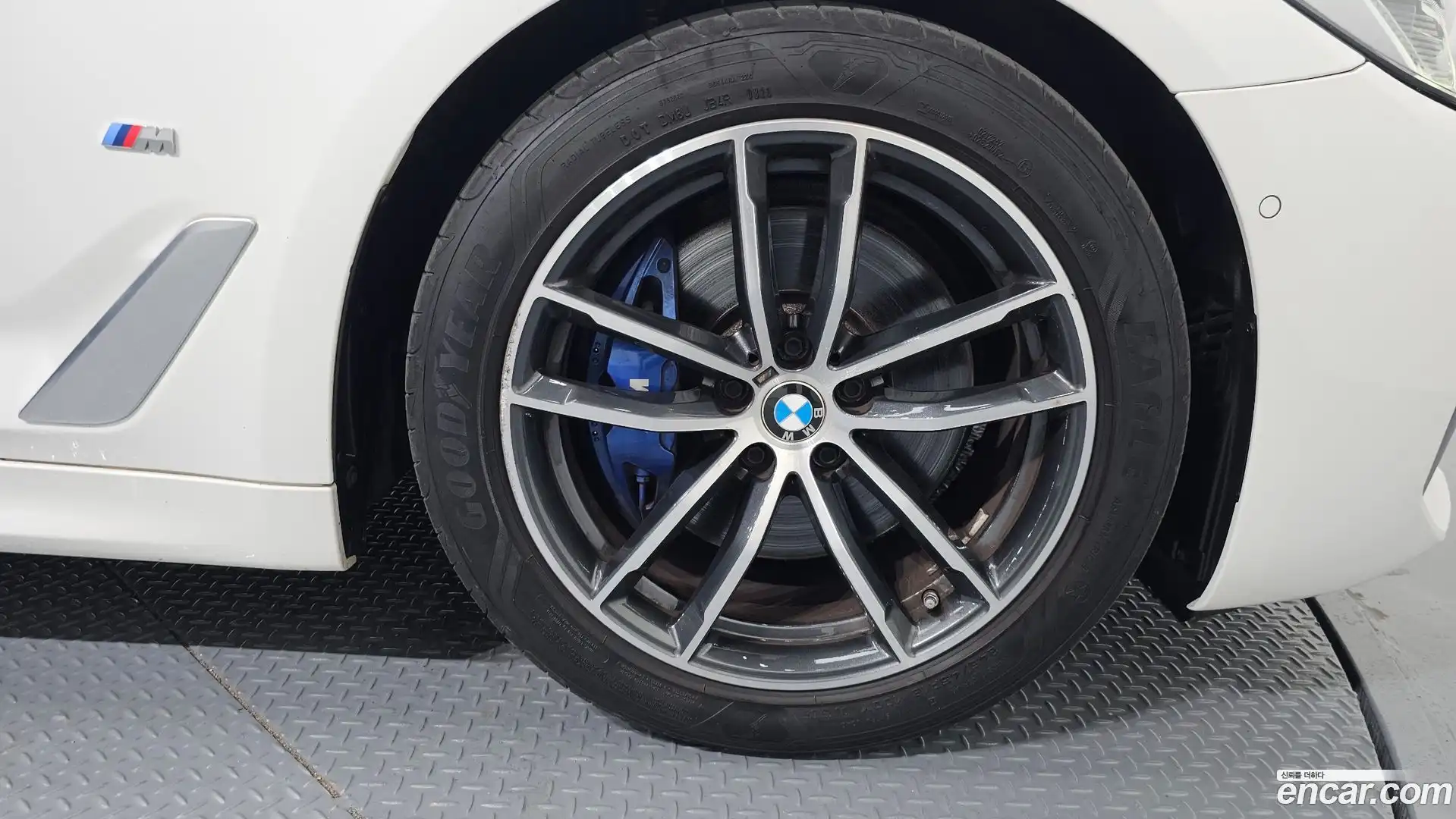 5-Series BMW 2023.6-OUTER-031