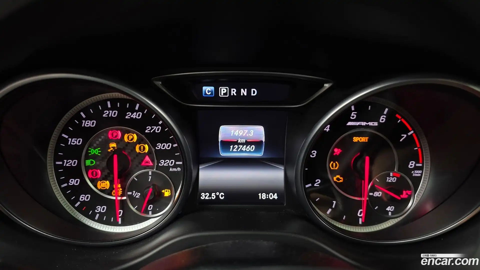 CLA-Class Mercedes-Benz 2017.11-INNER-008