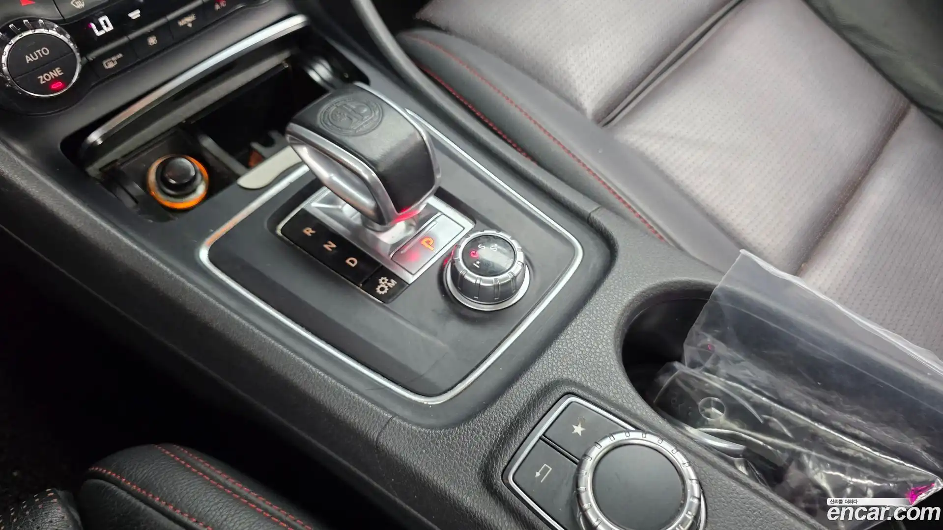CLA-Class Mercedes-Benz 2017.11-INNER-009