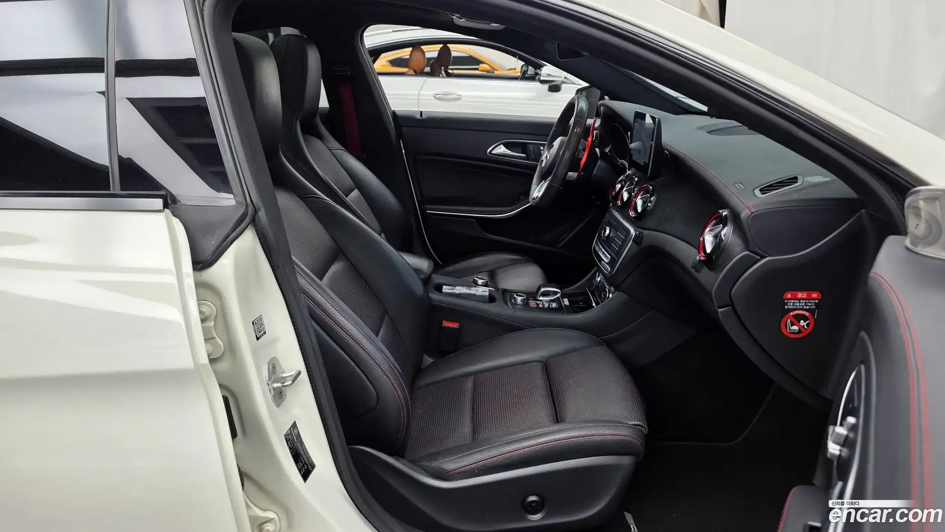 CLA-Class Mercedes-Benz 2017.11-OPTION-015
