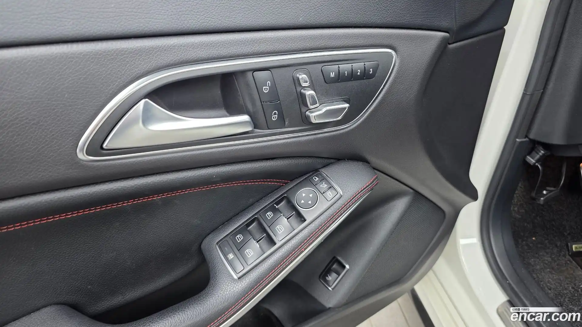CLA-Class Mercedes-Benz 2017.11-OPTION-042
