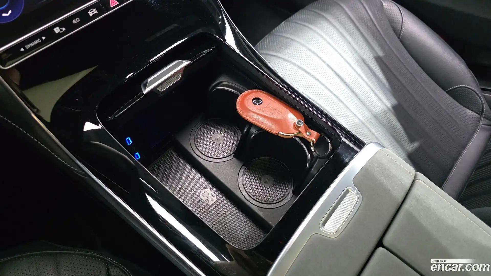 EQS Mercedes-Benz 2023.10-OPTION-046