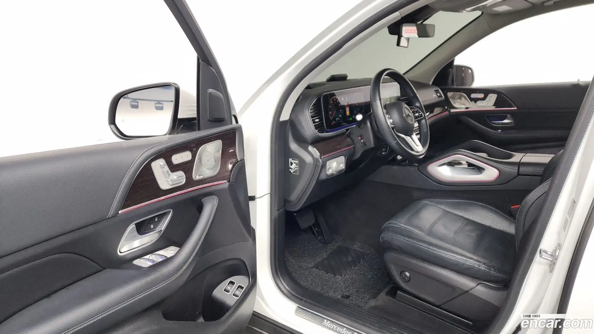 GLE-Class Mercedes-Benz 2021.9-INNER-010