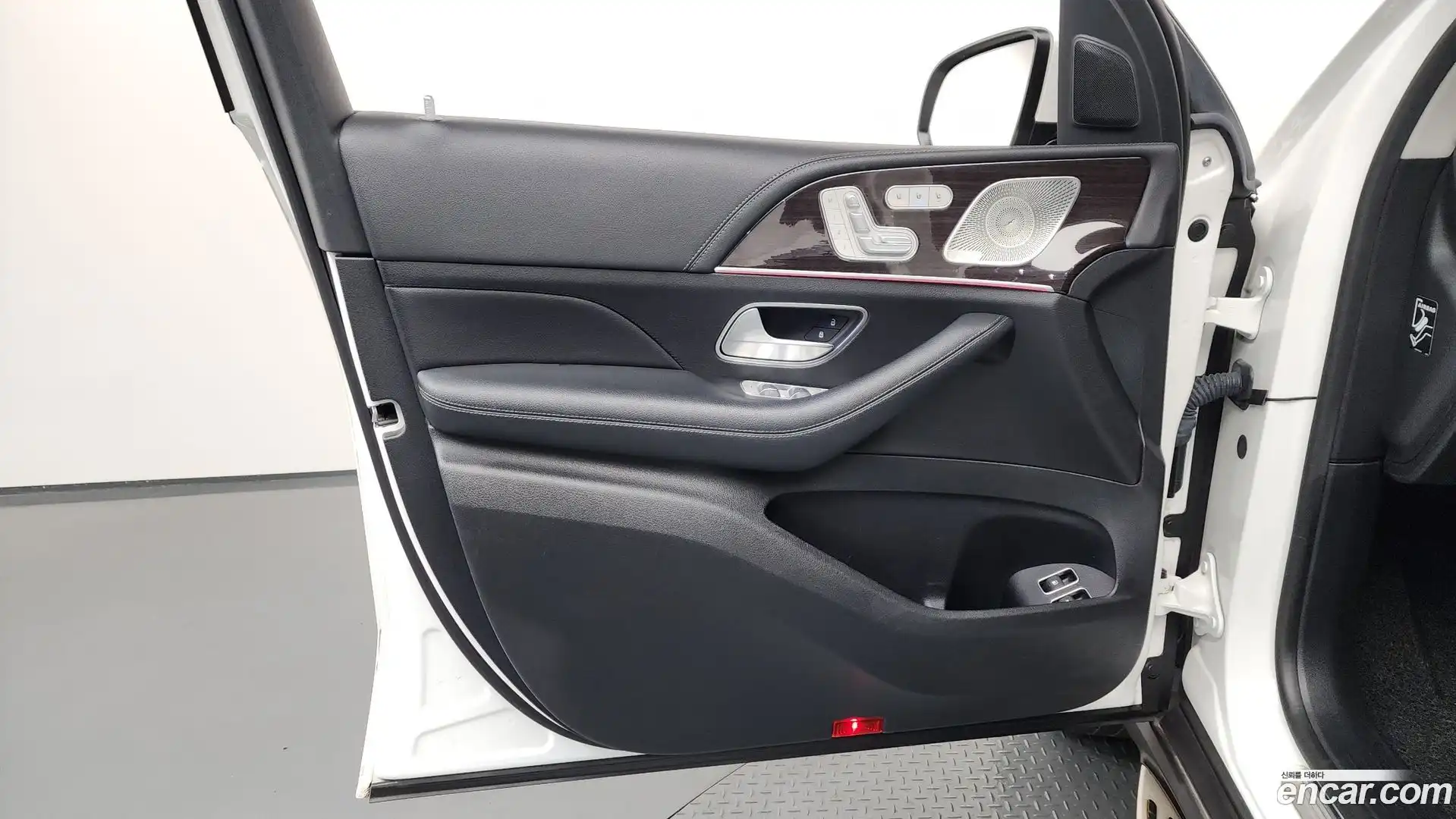 GLE-Class Mercedes-Benz 2021.9-INNER-034