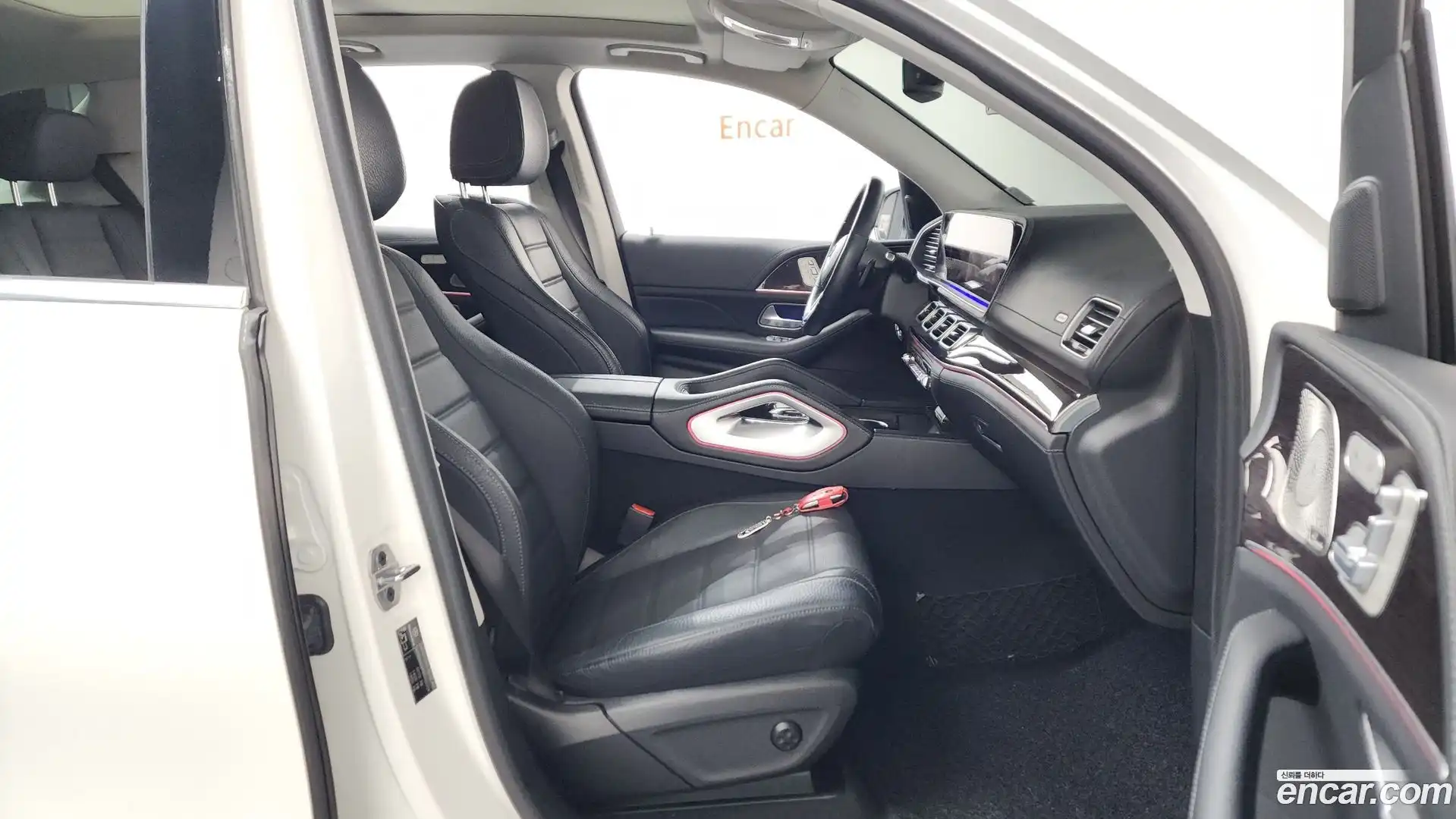 GLE-Class Mercedes-Benz 2021.9-INNER-036
