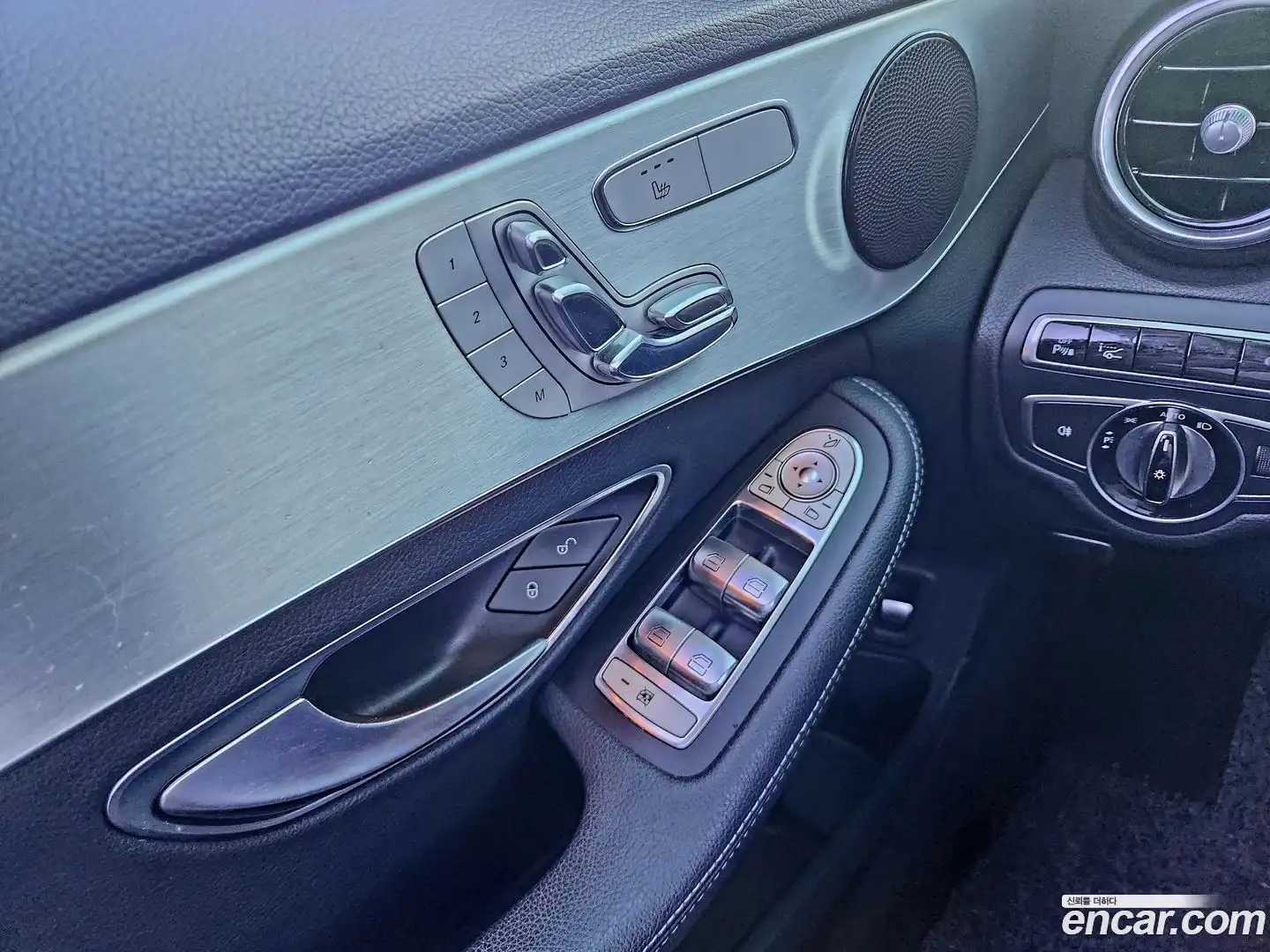 C-Class Mercedes-Benz 2016.3-OPTION-020