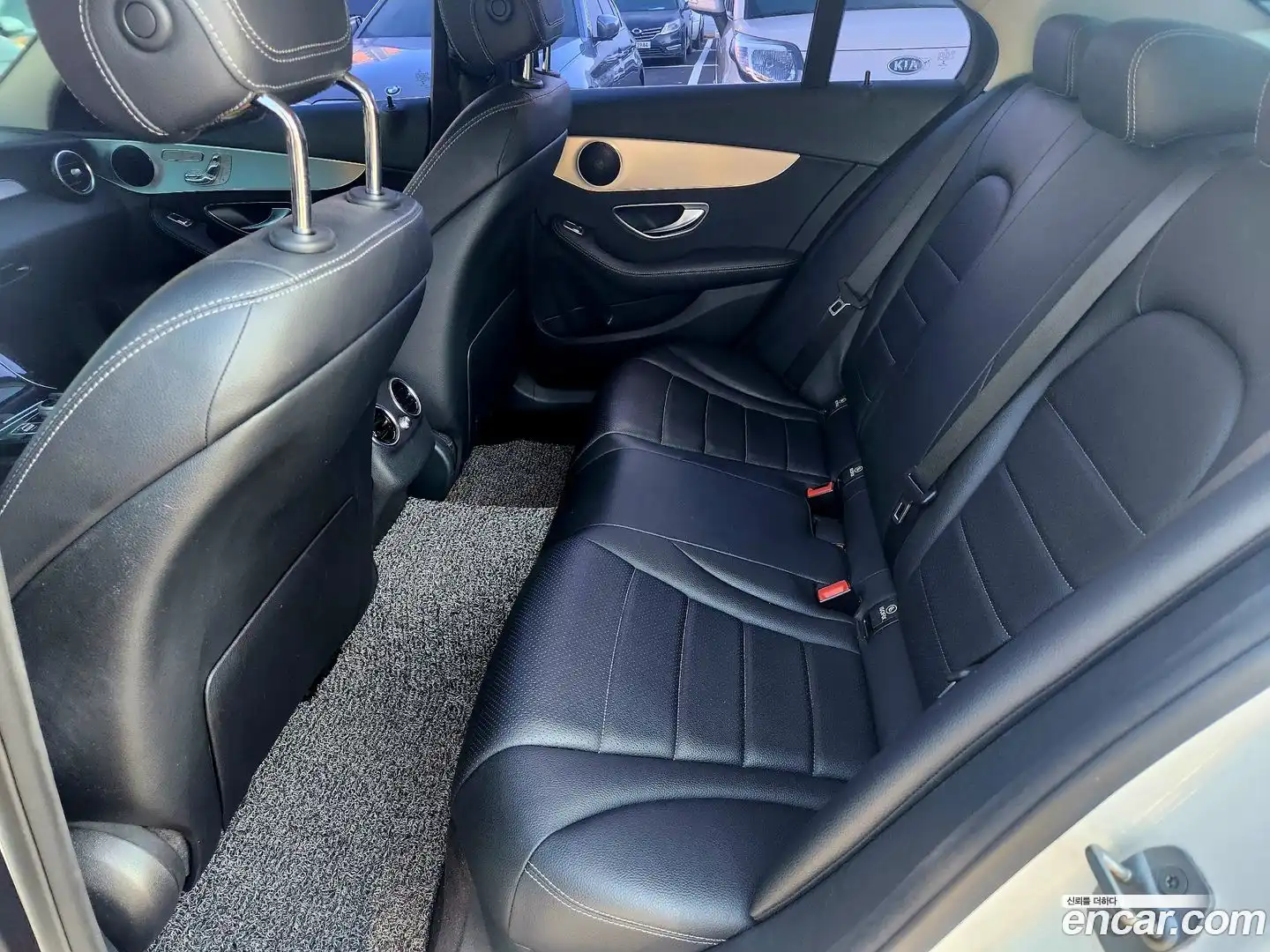 C-Class Mercedes-Benz 2016.3-OPTION-023