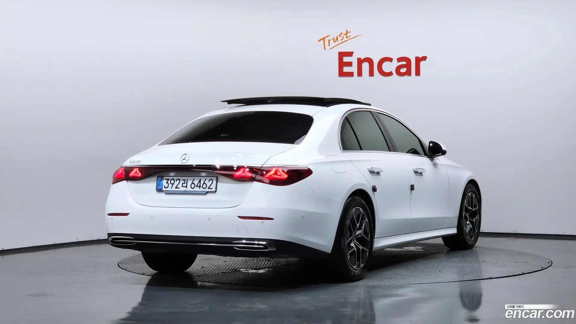 E-Class Mercedes-Benz 2025.9-OUTER-002