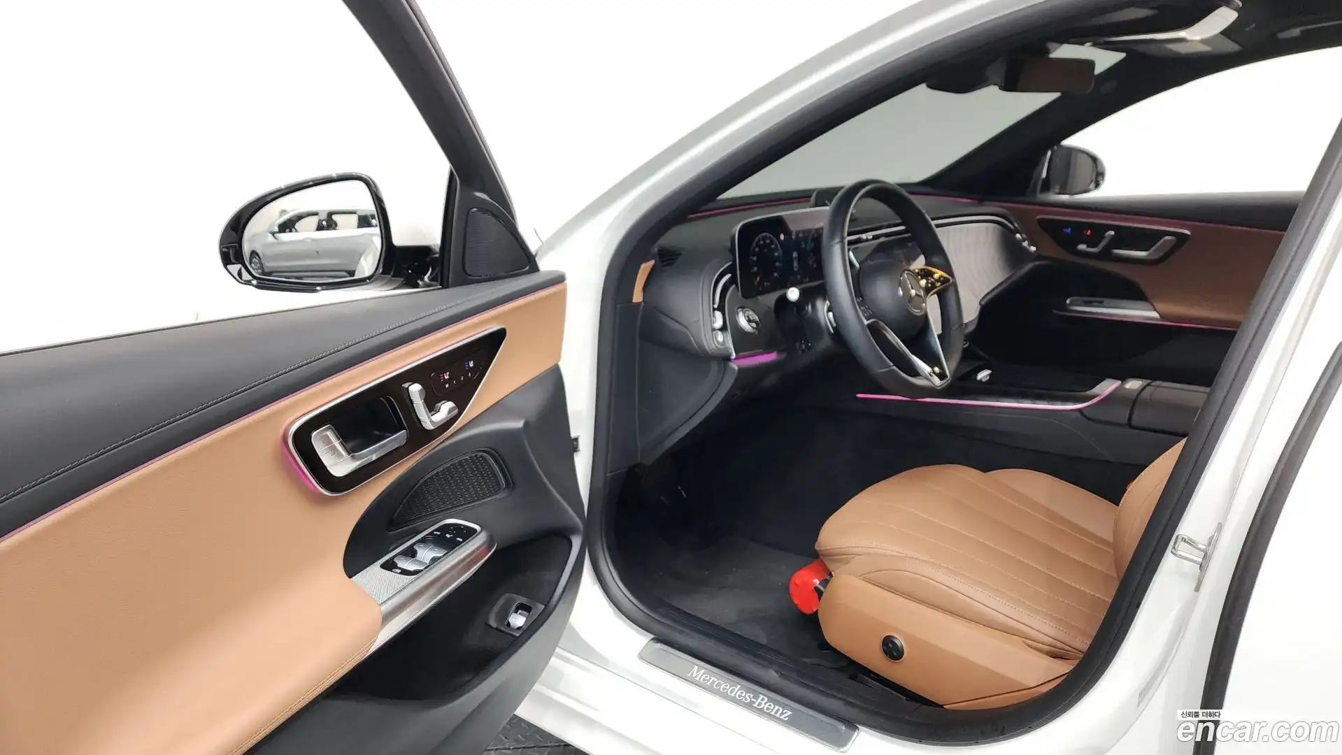 E-Class Mercedes-Benz 2025.9-INNER-010