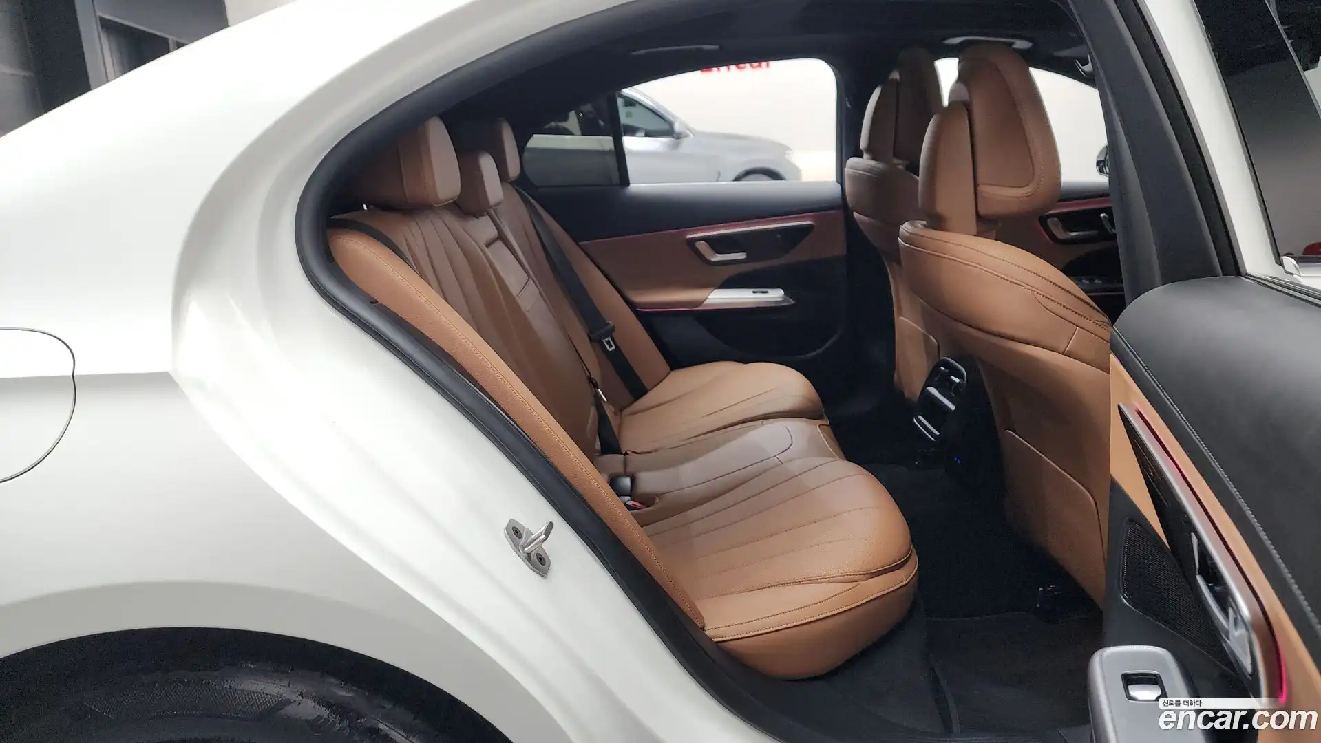 E-Class Mercedes-Benz 2025.9-OPTION-015
