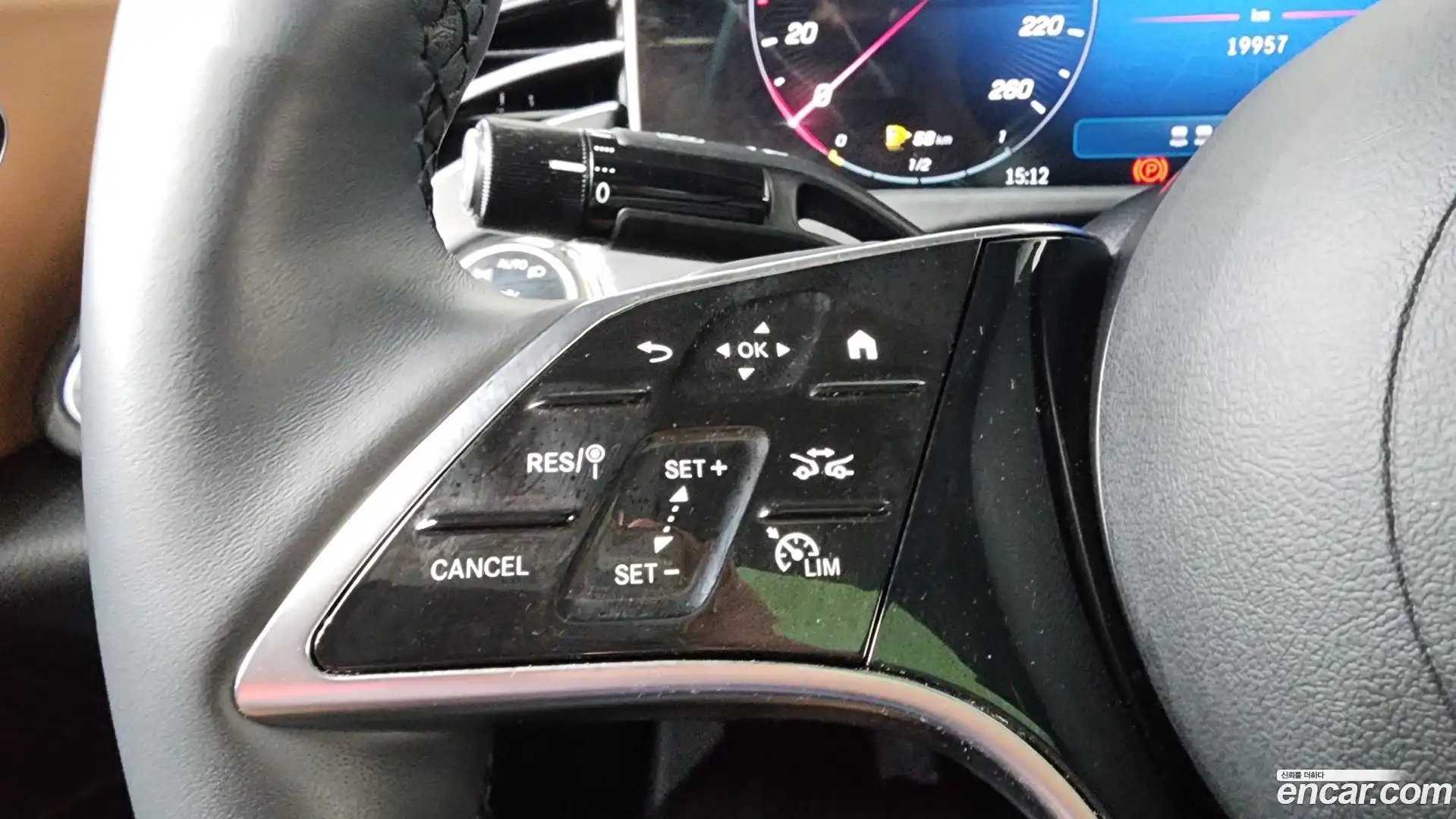 E-Class Mercedes-Benz 2025.9-OPTION-022