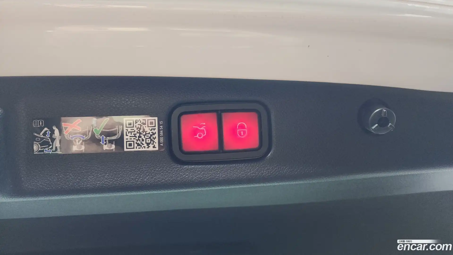 E-Class Mercedes-Benz 2025.9-OPTION-024