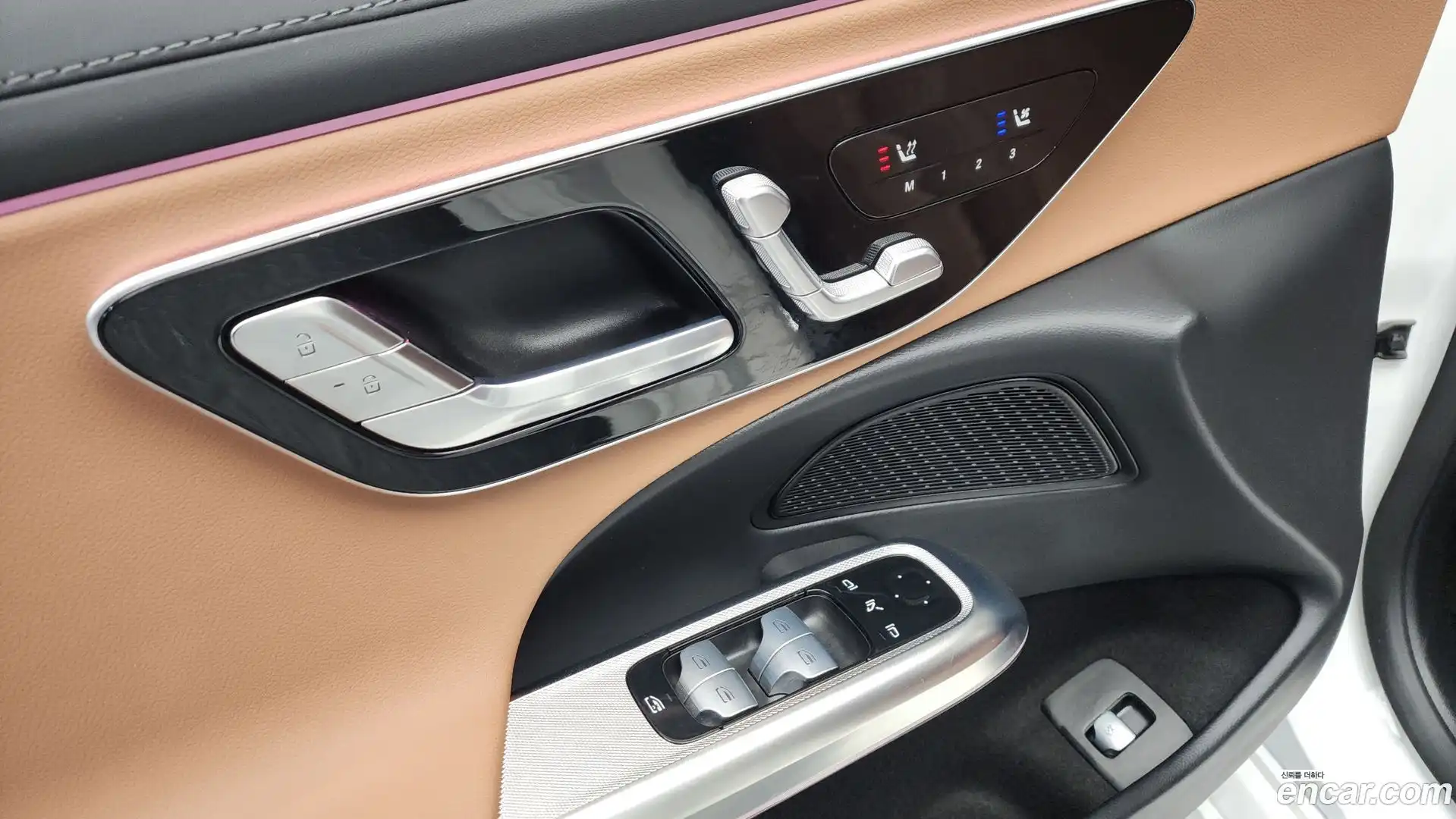 E-Class Mercedes-Benz 2025.9-OPTION-042