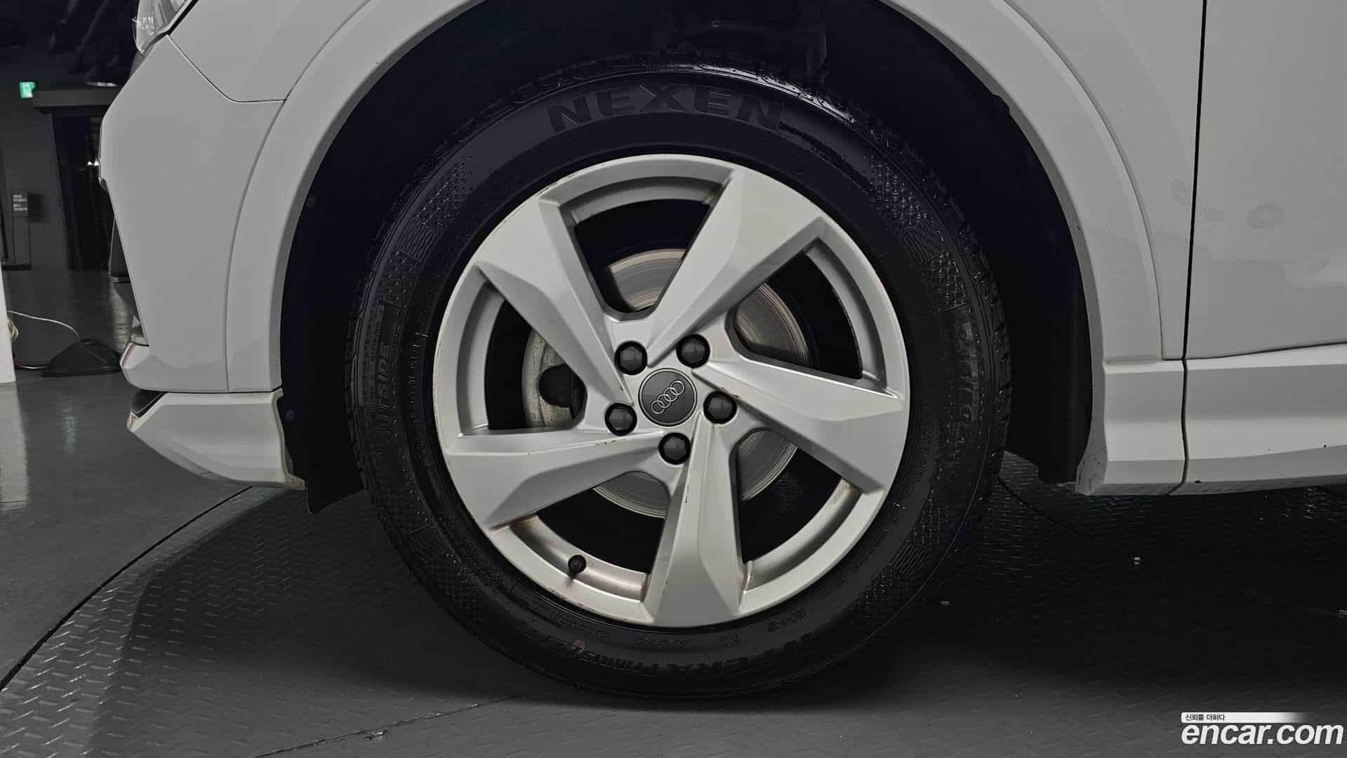 Q3 Audi 2020.11-OUTER-005