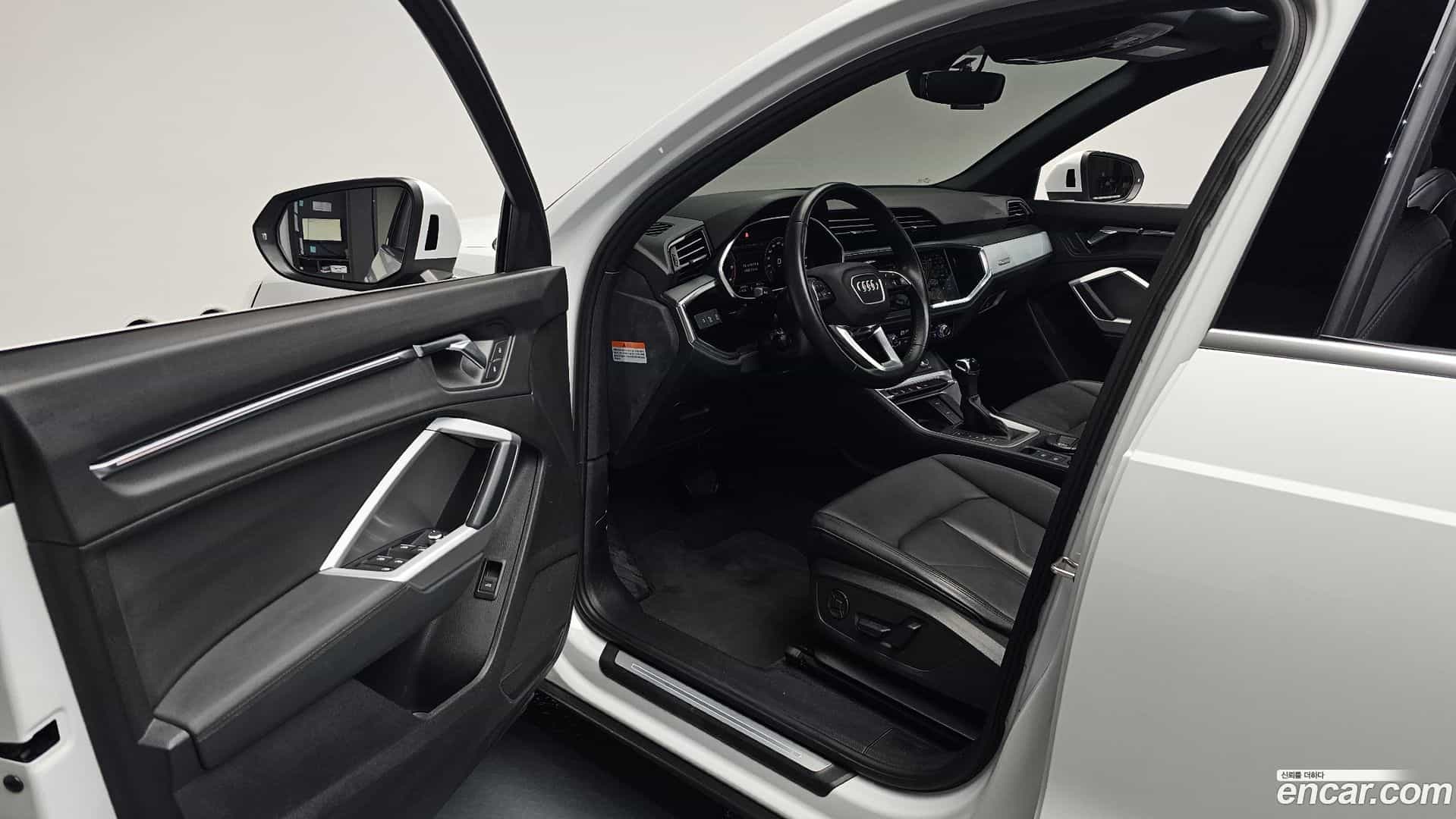 Q3 Audi 2020.11-INNER-010