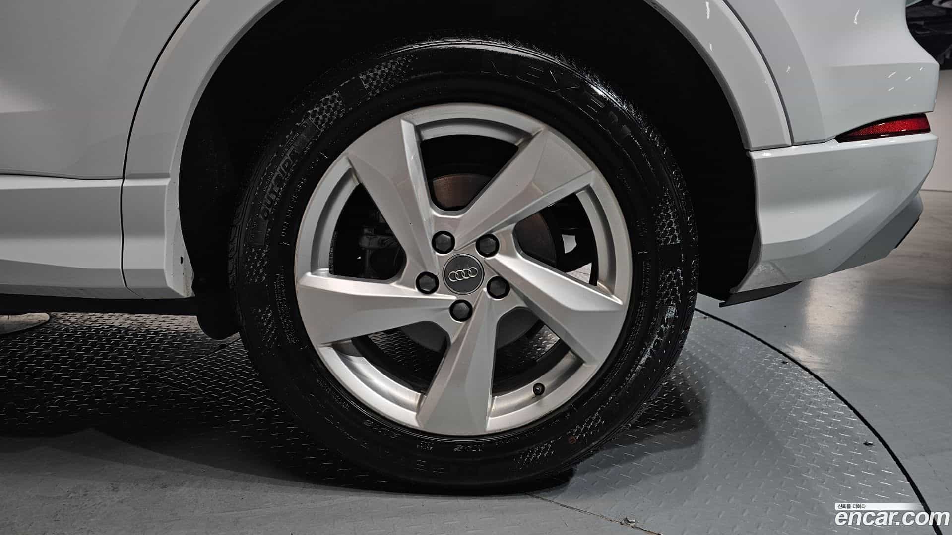 Q3 Audi 2020.11-OUTER-031