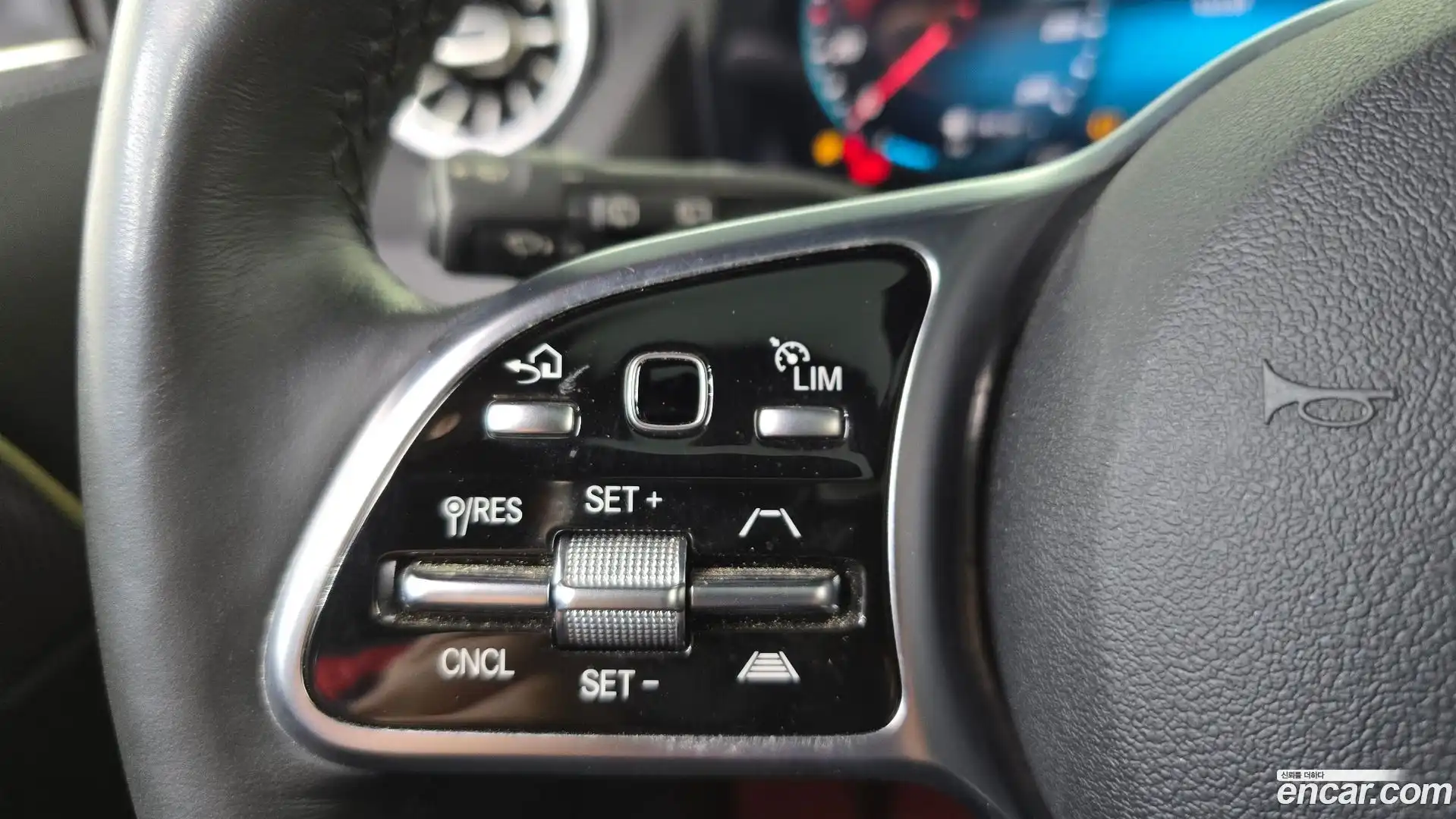 GLA-Class Mercedes-Benz 2021.7-OPTION-020