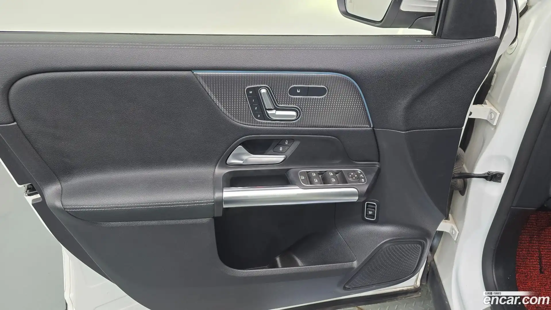 GLA-Class Mercedes-Benz 2021.7-INNER-034