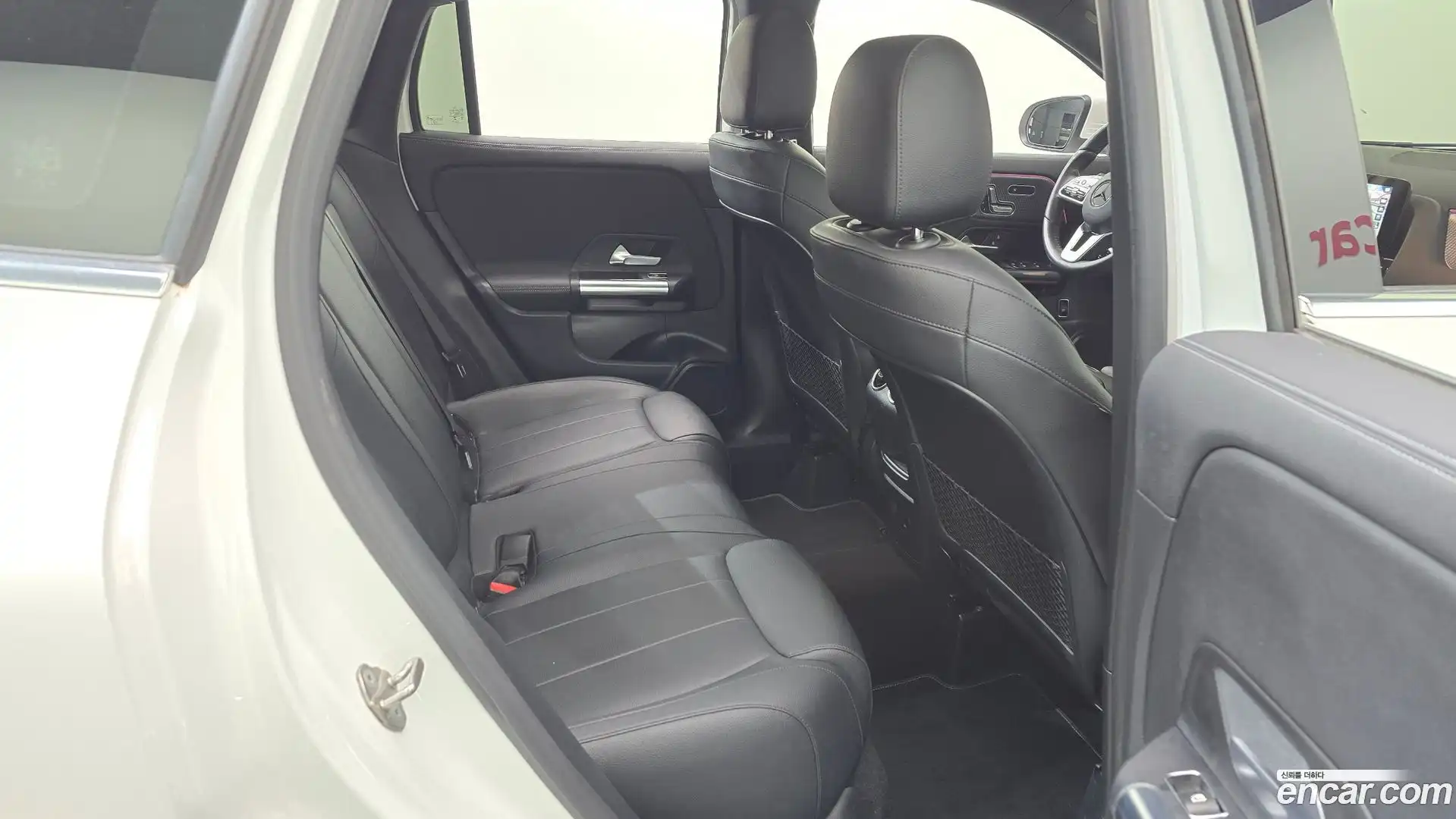GLA-Class Mercedes-Benz 2021.7-OPTION-040