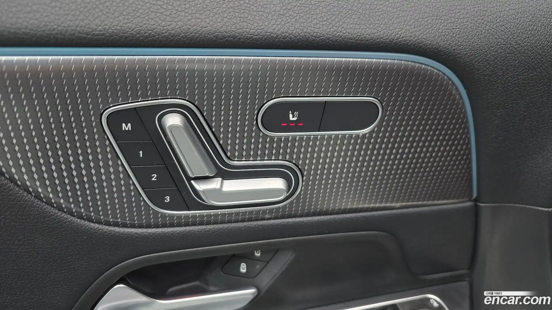 GLA-Class Mercedes-Benz 2021.7-OPTION-049