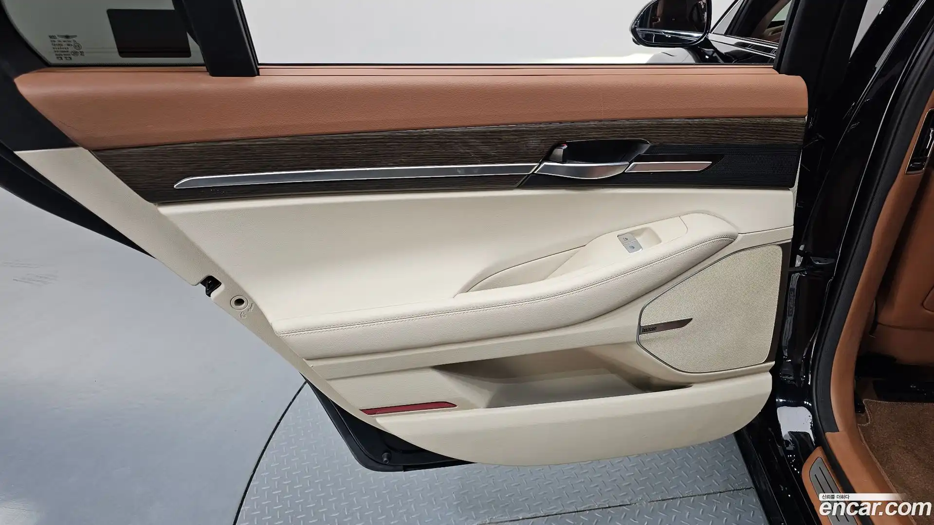G90 Genesis 2020.3-INNER-035