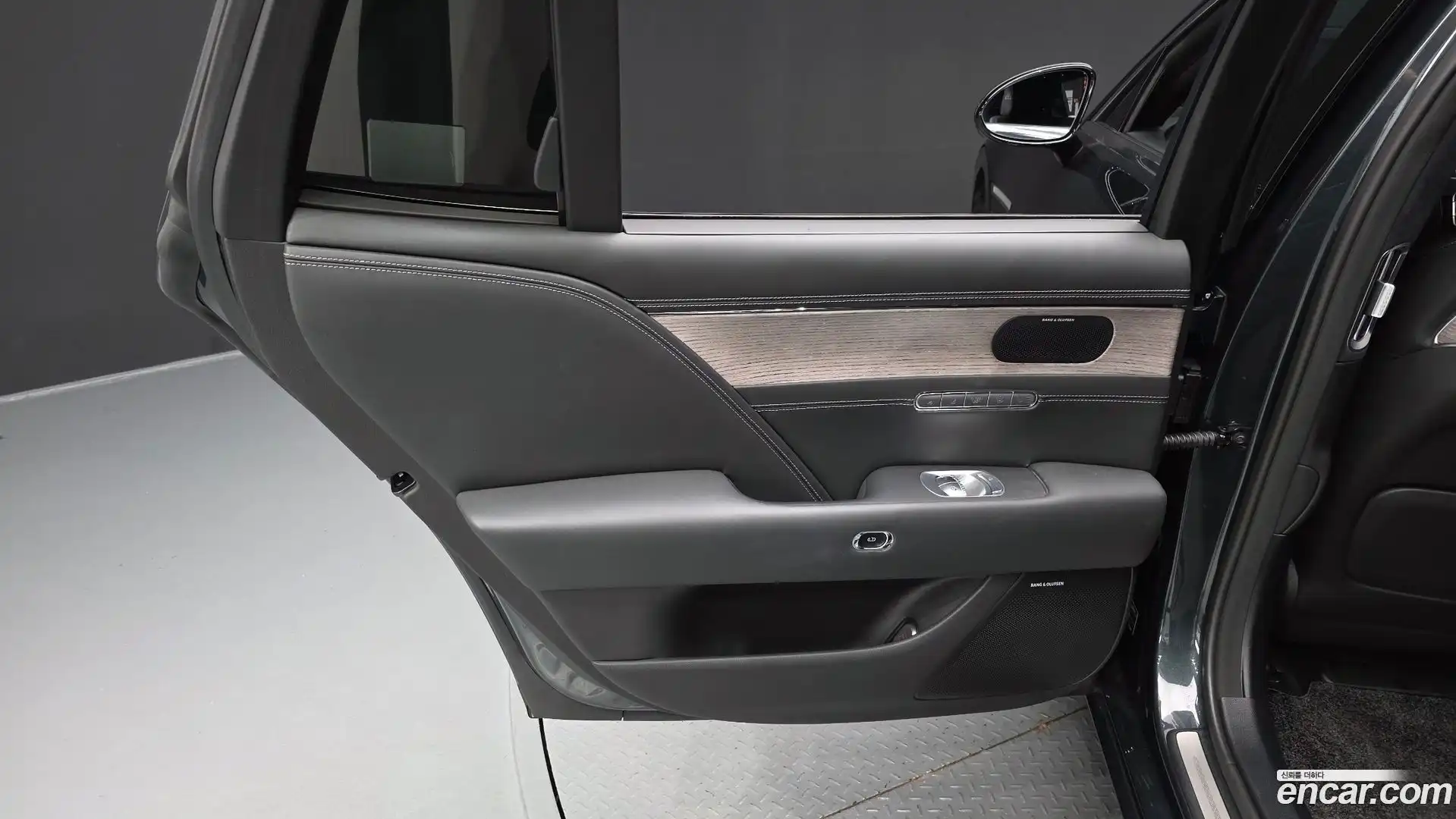 G90 Genesis 2024.2-INNER-035