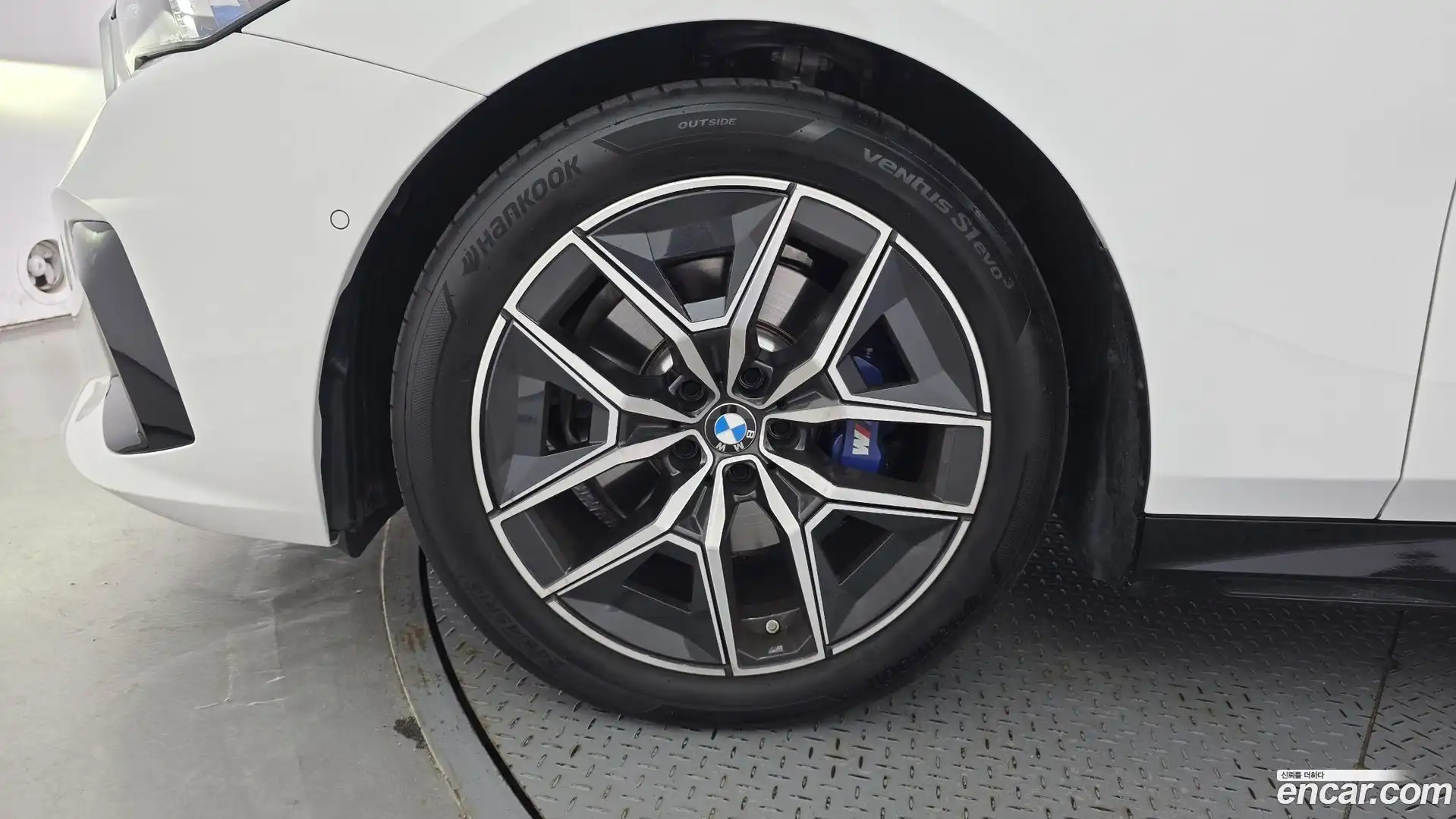5-Series BMW 2025.9-OUTER-005