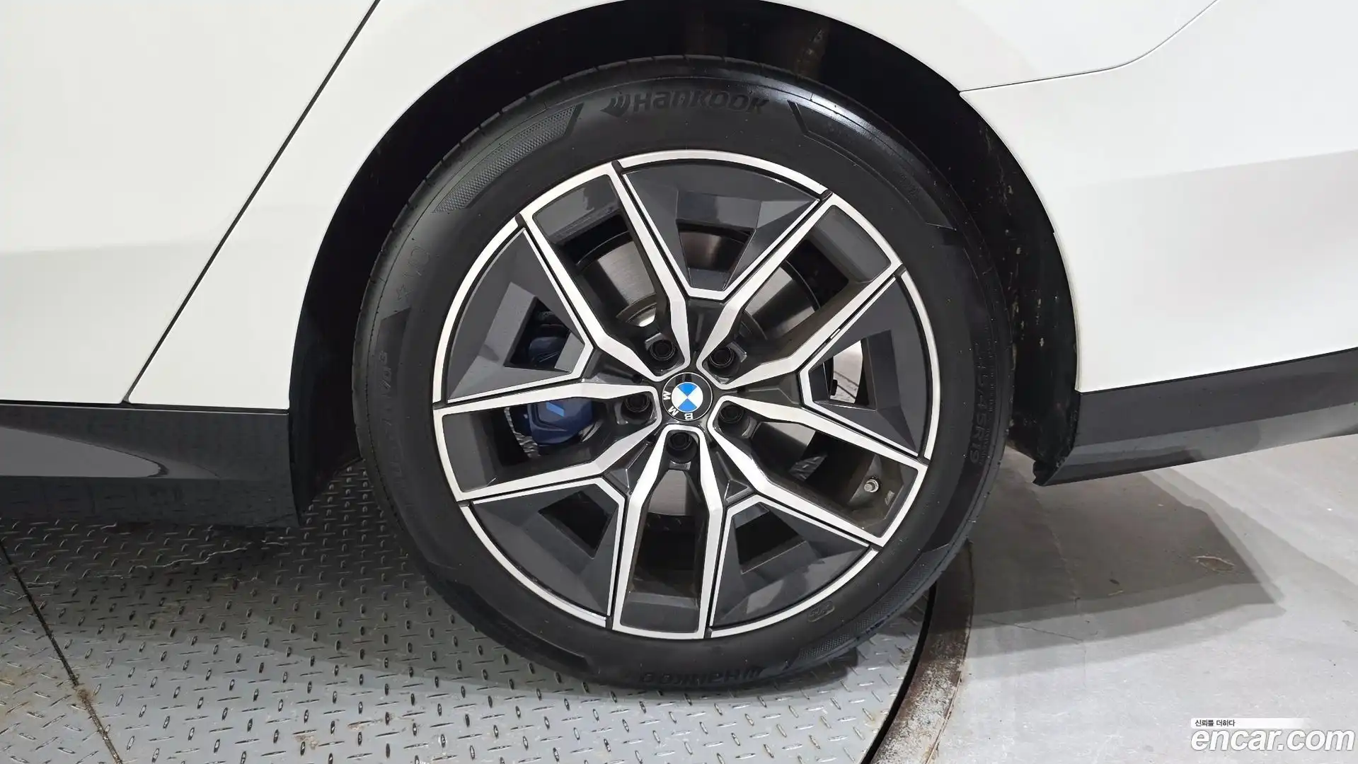 5-Series BMW 2025.9-OUTER-031