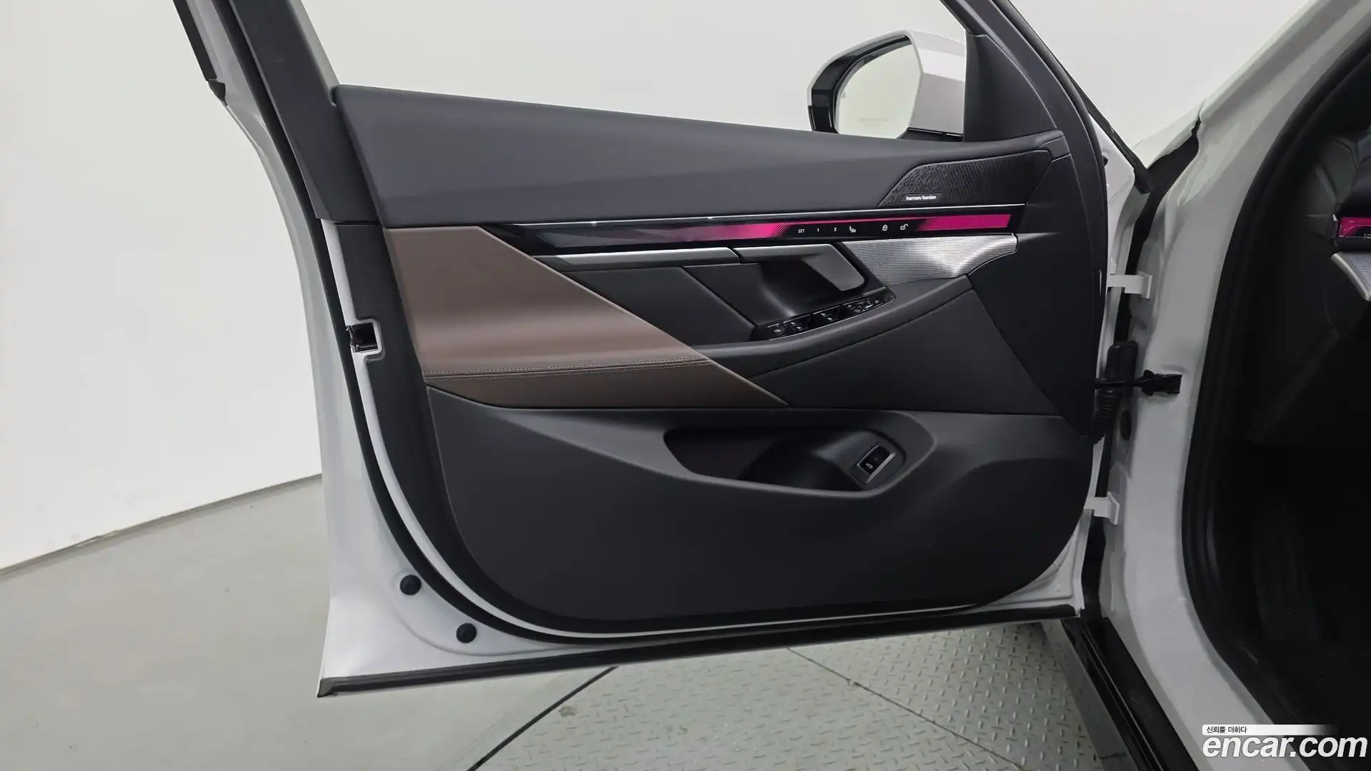 5-Series BMW 2025.9-INNER-034