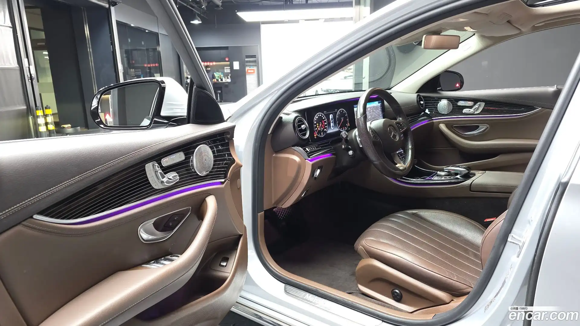 E-Class Mercedes-Benz 2017.3-INNER-010