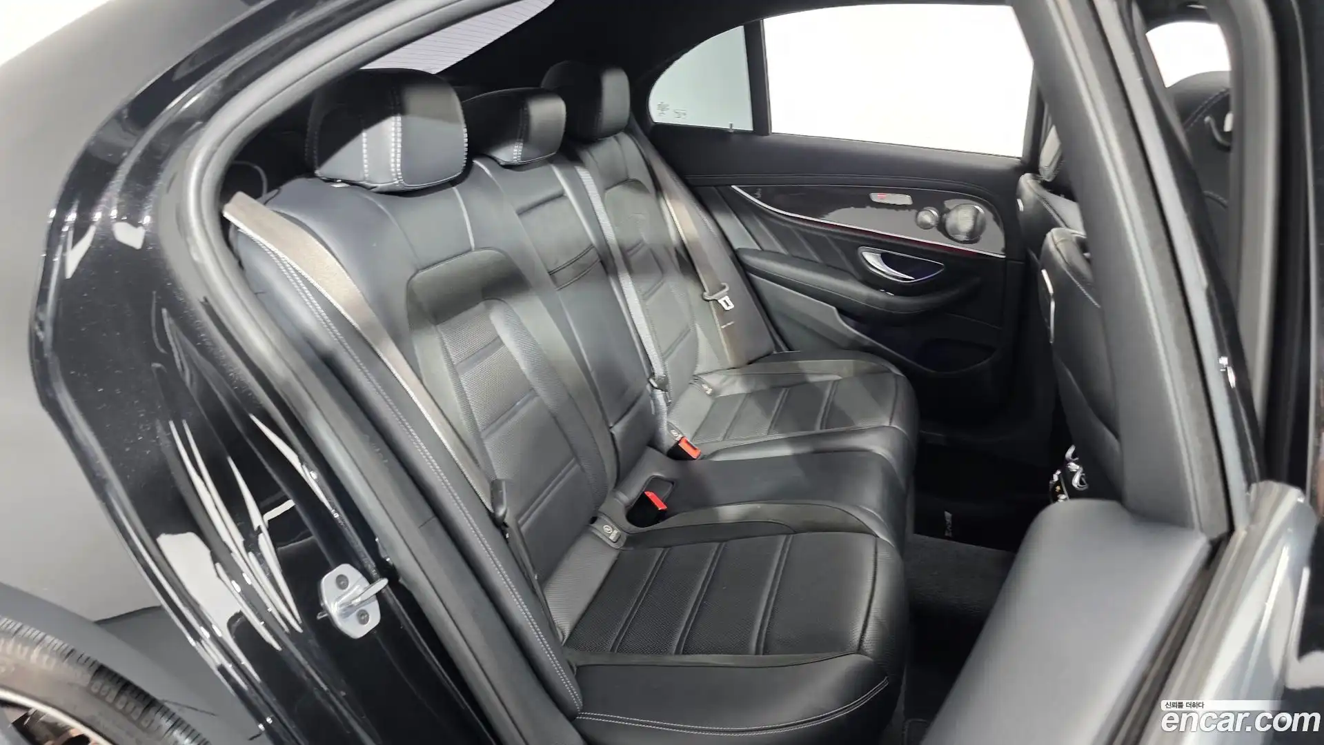 E-Class Mercedes-Benz 2019.11-OPTION-015