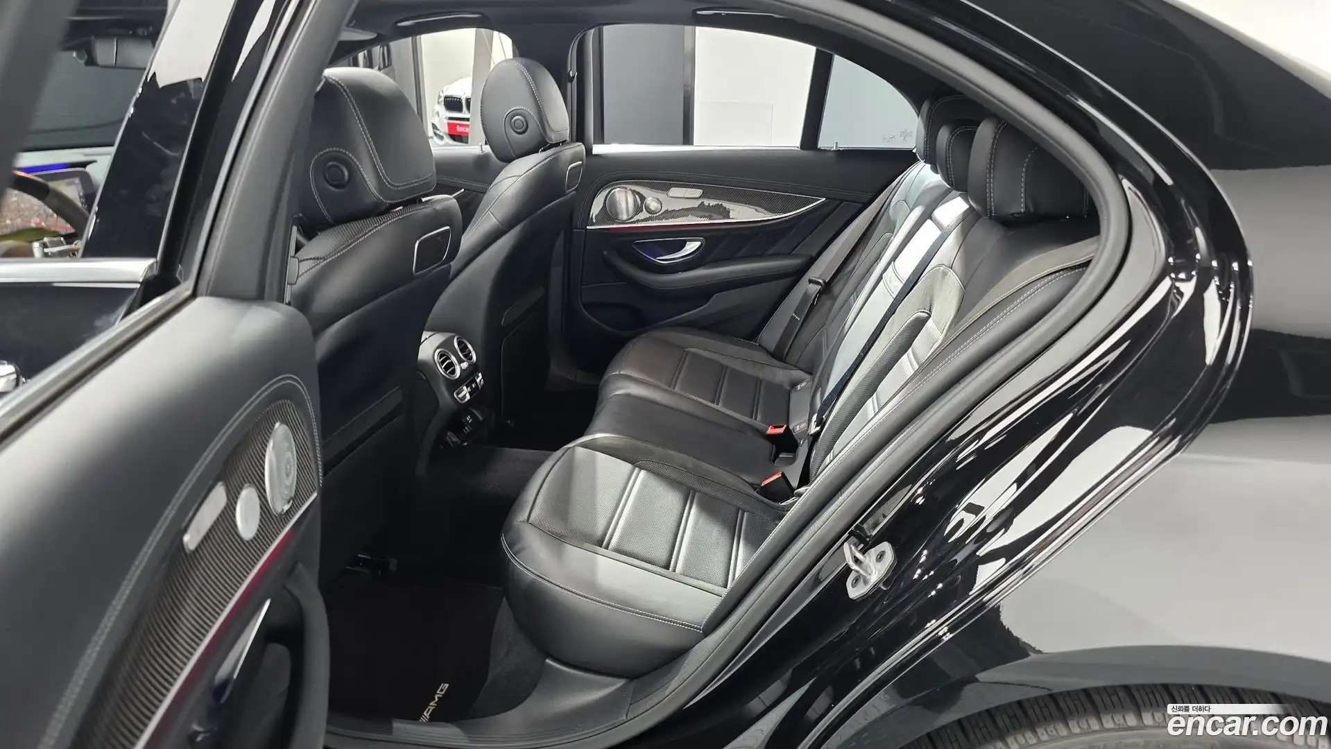 E-Class Mercedes-Benz 2019.11-OPTION-016