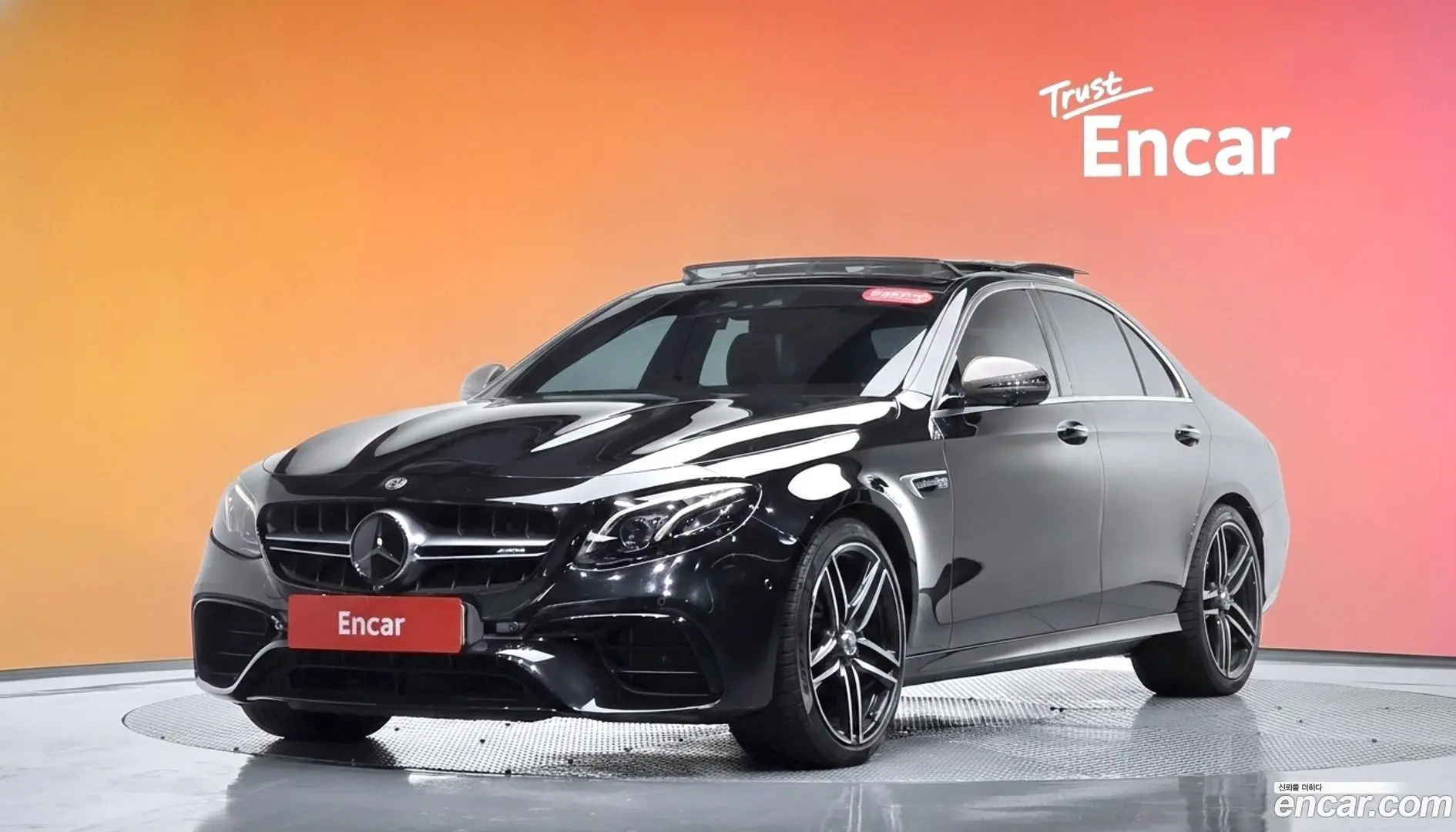 Main__Slider__Photo:E-Class Mercedes-Benz 2019.11-0