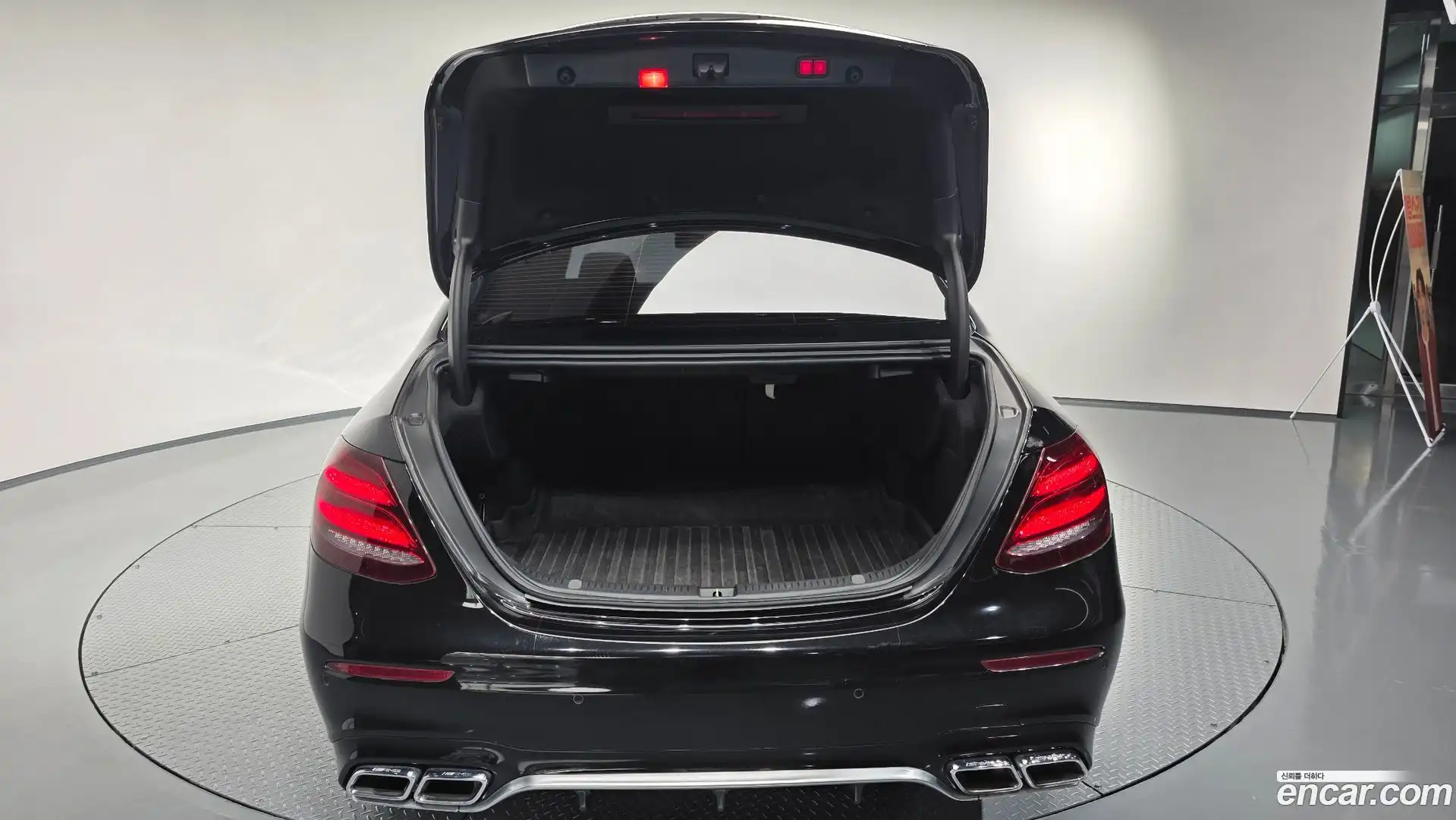 E-Class Mercedes-Benz 2019.11-OPTION-048