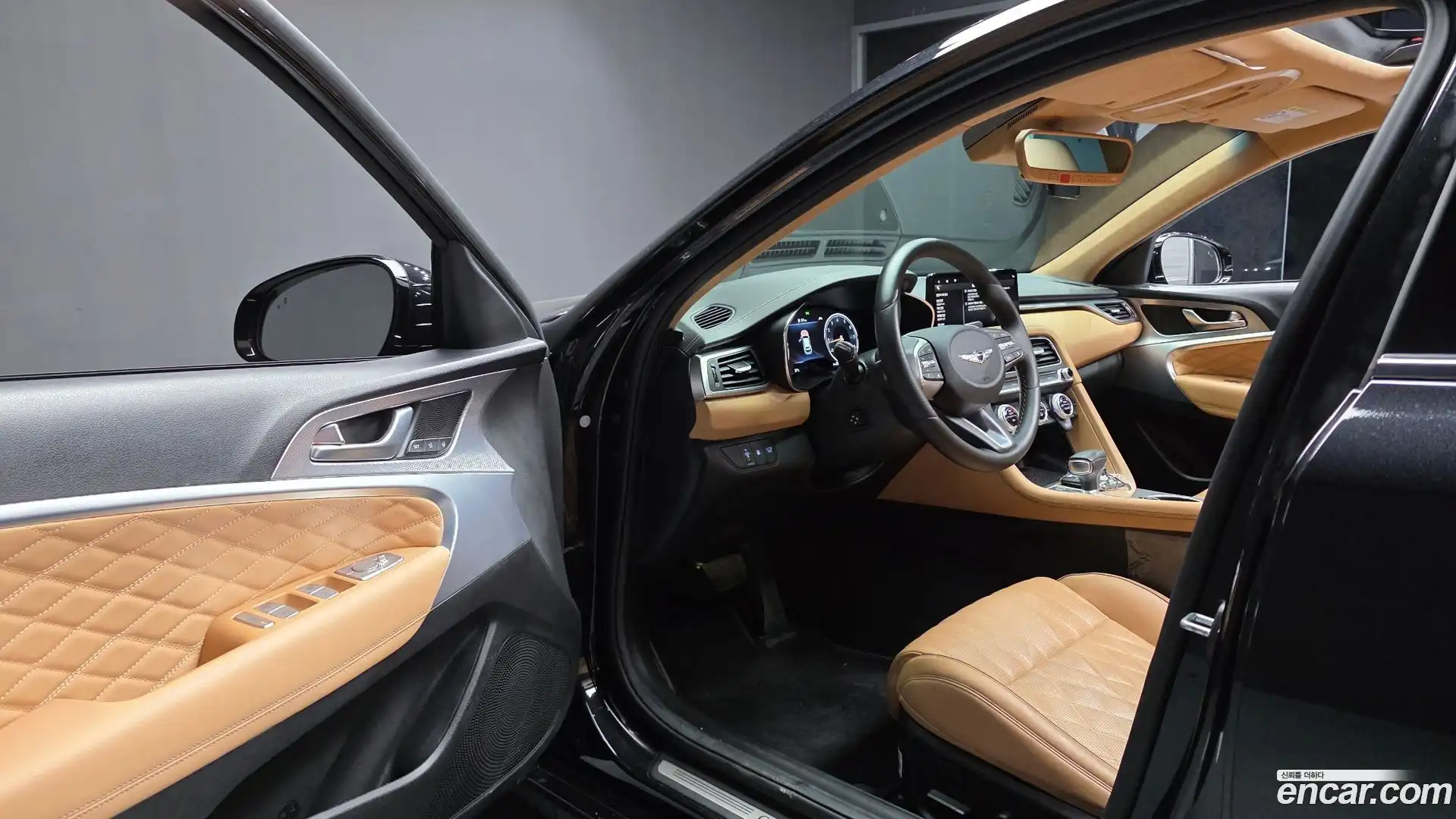 G70 Genesis 2022.10-INNER-010