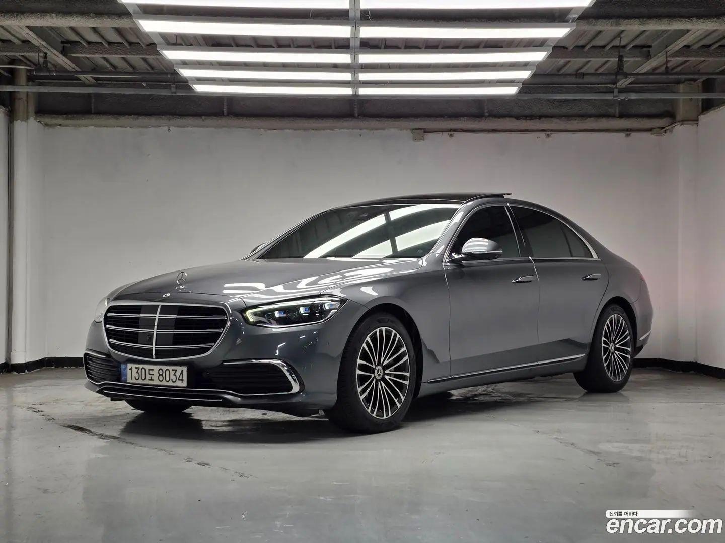 Main__Slider__Photo:S-Class Mercedes-Benz 2022.6-0