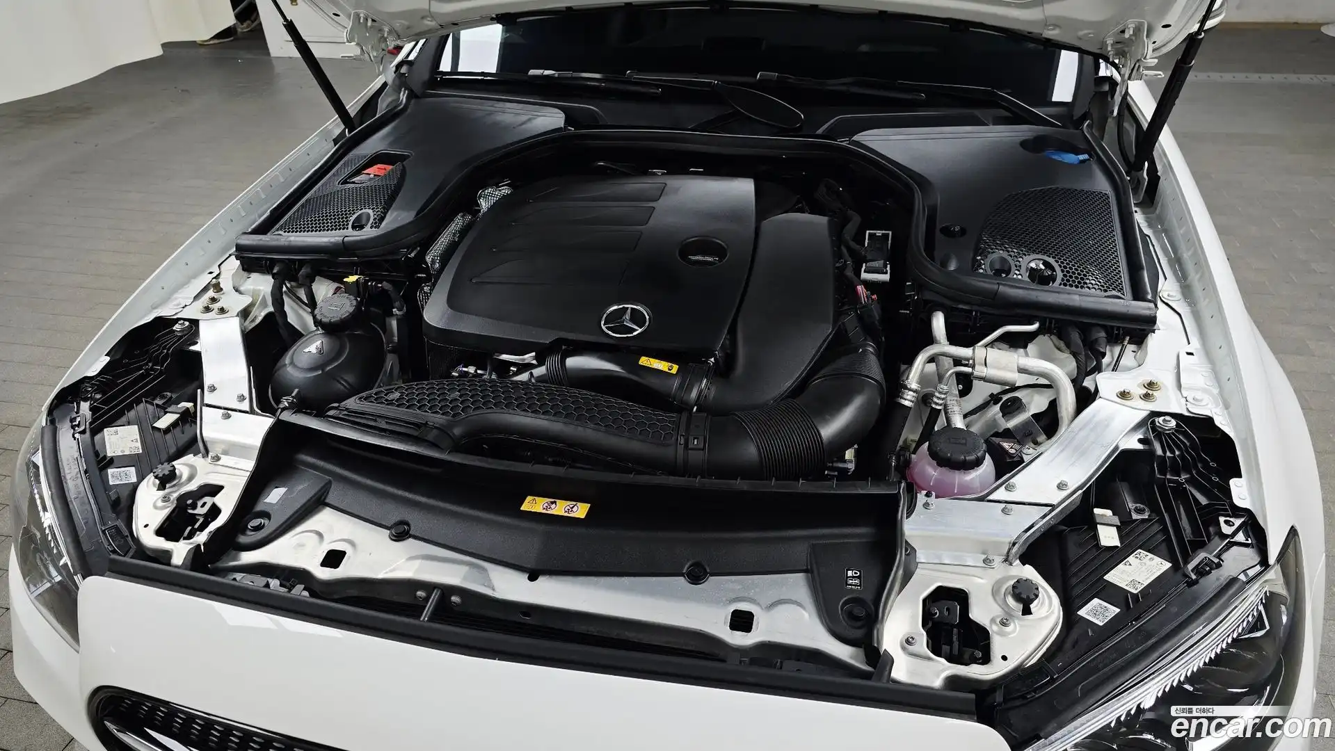 E-Class Mercedes-Benz 2022.5-OUTER-006