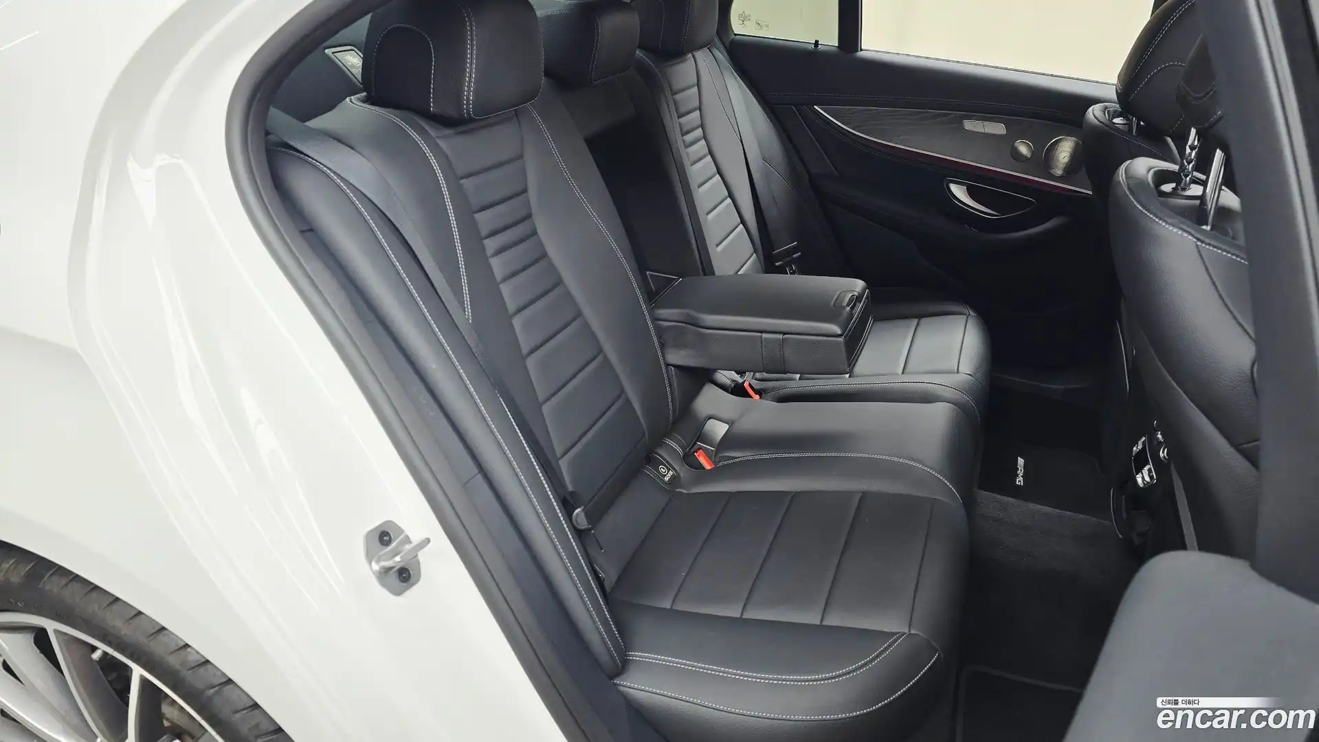 E-Class Mercedes-Benz 2022.5-OPTION-015
