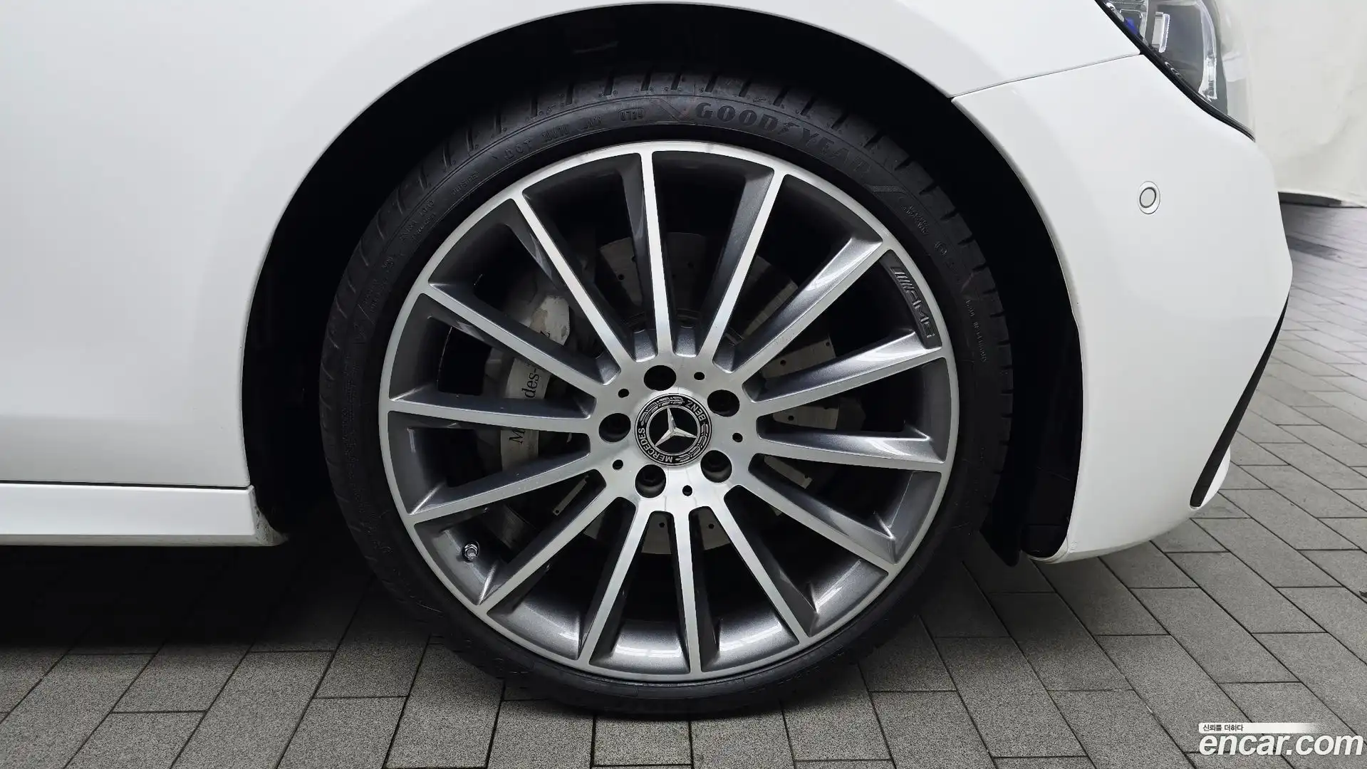 E-Class Mercedes-Benz 2022.5-OUTER-031