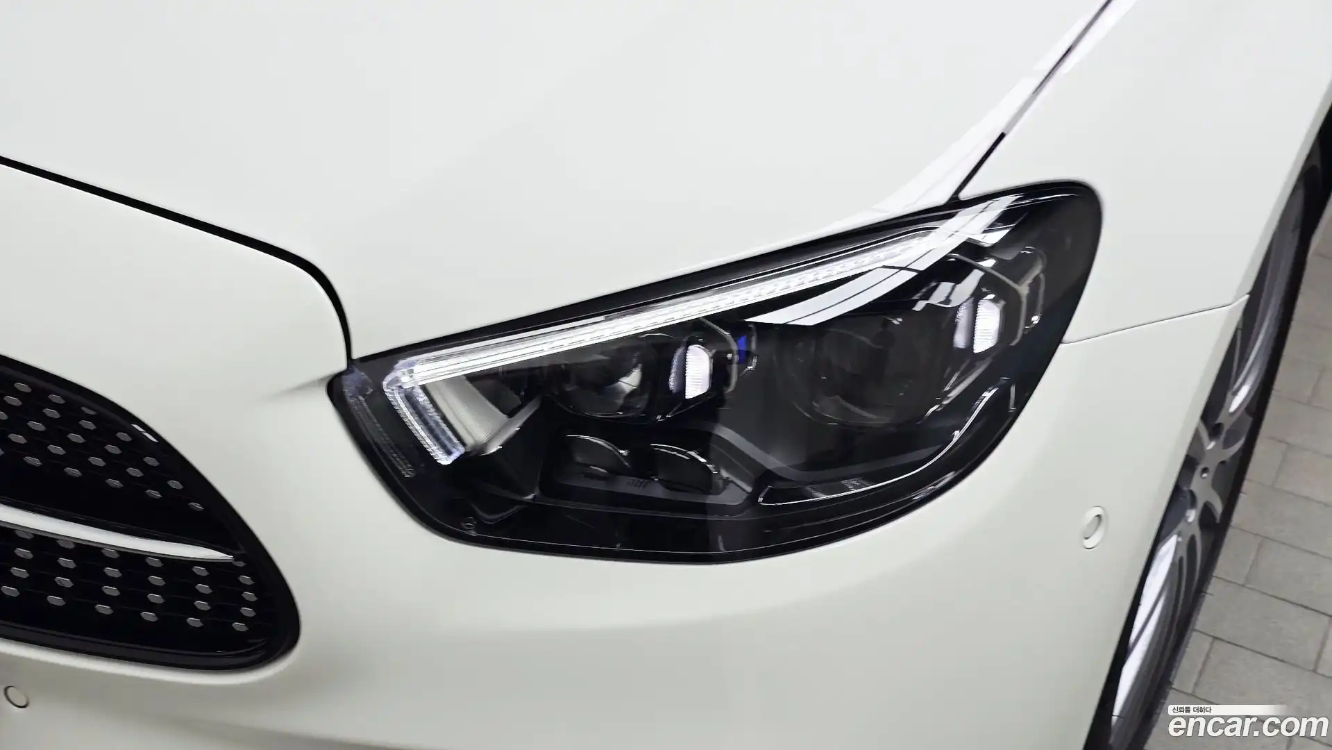 E-Class Mercedes-Benz 2022.5-OUTER-032