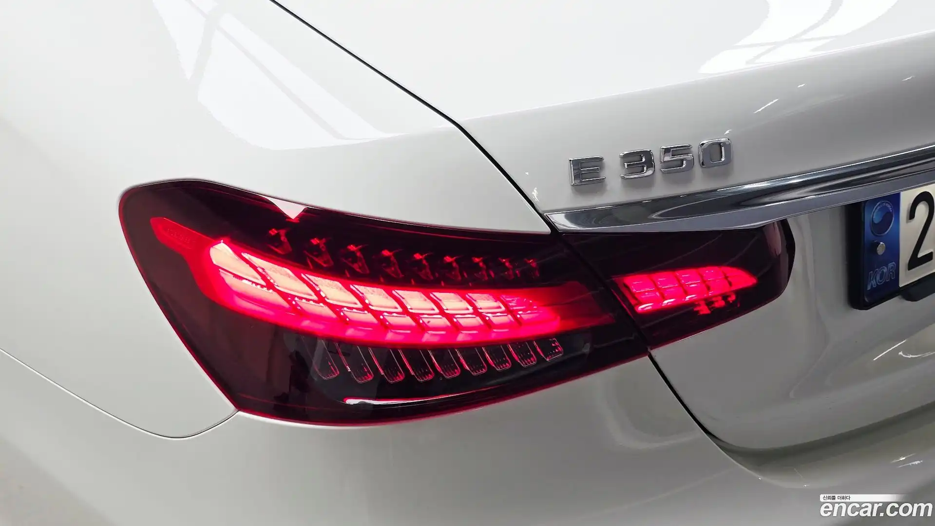 E-Class Mercedes-Benz 2022.5-OUTER-033