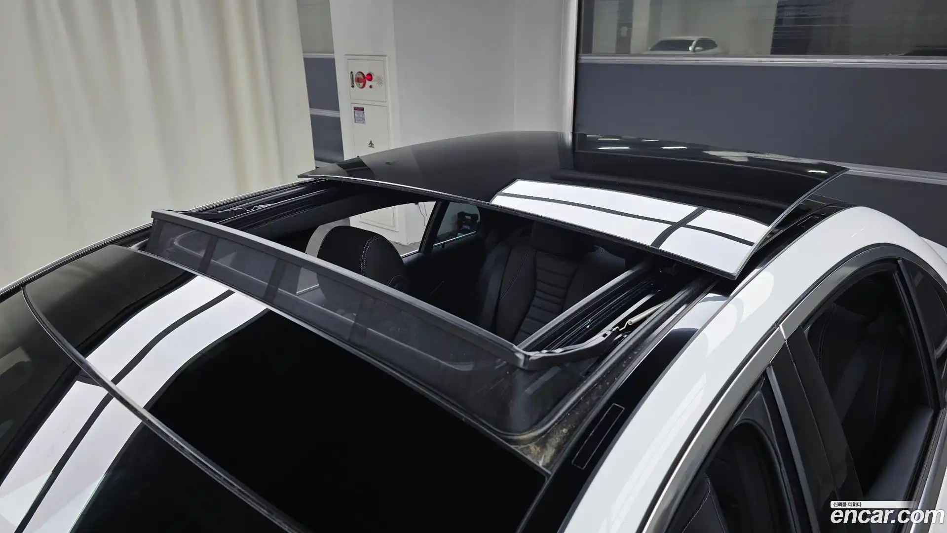 E-Class Mercedes-Benz 2022.5-OPTION-041